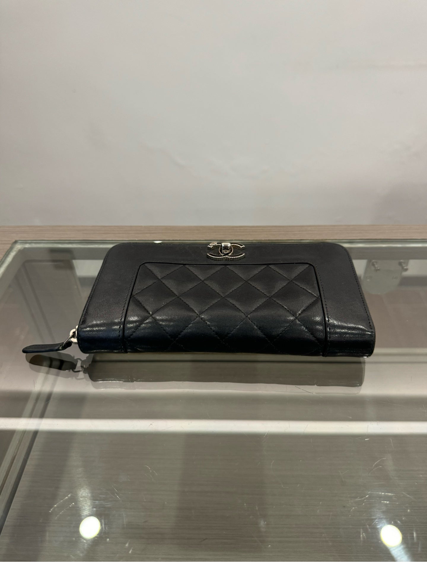Chanel - Mumbai Collection Long Zip Wallet - Lambskin leather - Black - (medium)