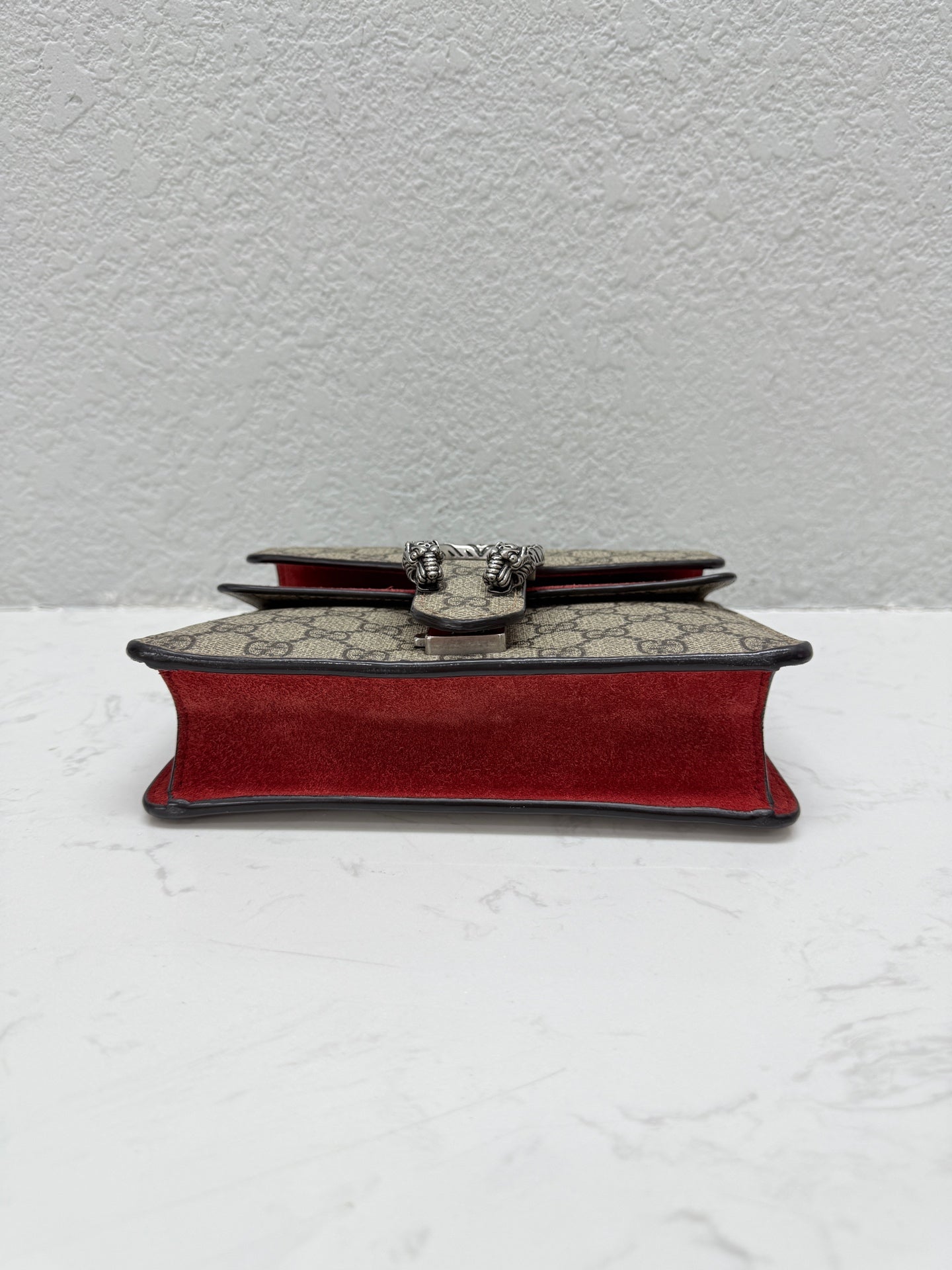 Gucci - Dionysus Small Shoulder Bag - GG Supreme canvas and red suede - Red and Beige - (small)