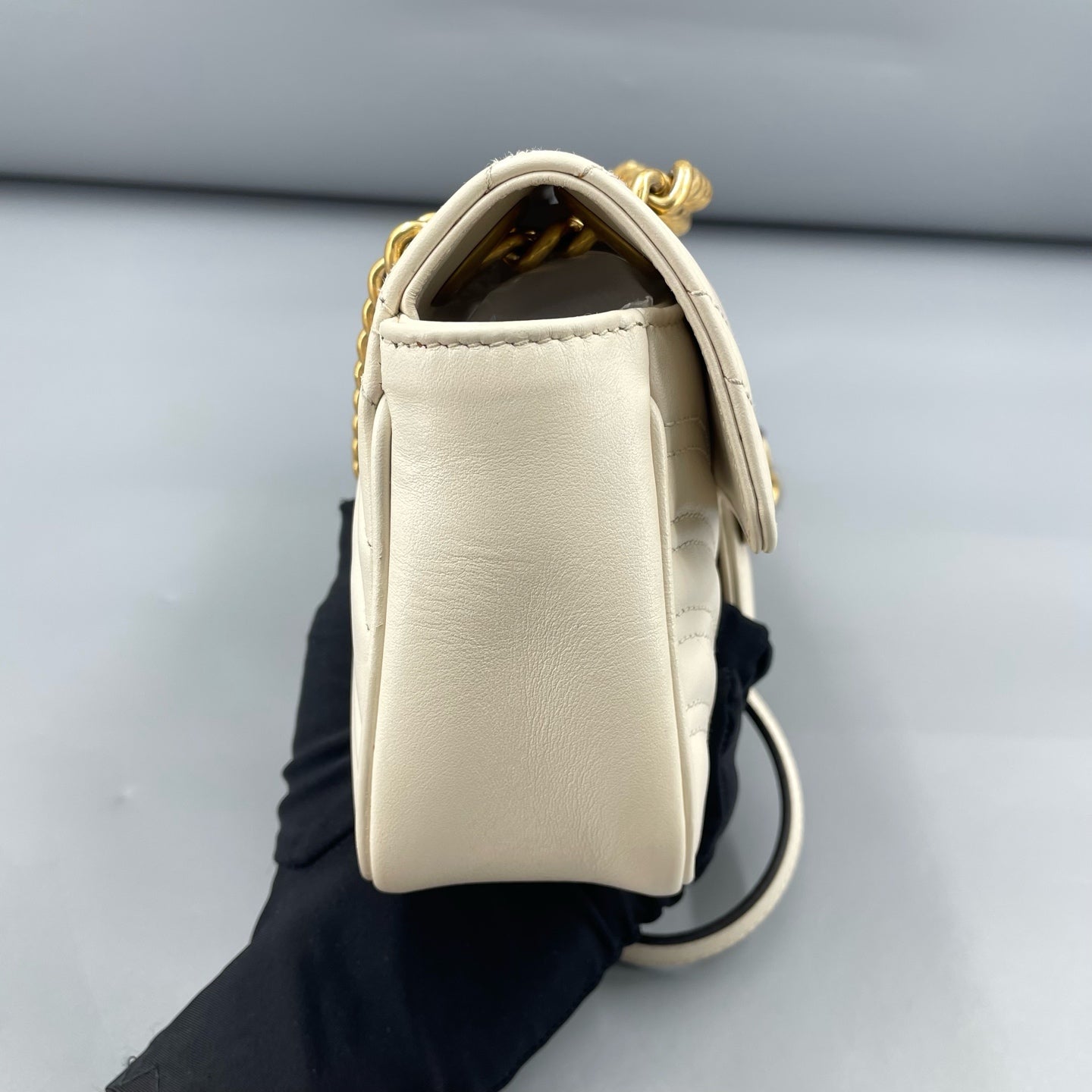 Gucci - Marmont Matelassé Mini - Leather - White with Gold-Tone Hardware - (mini)