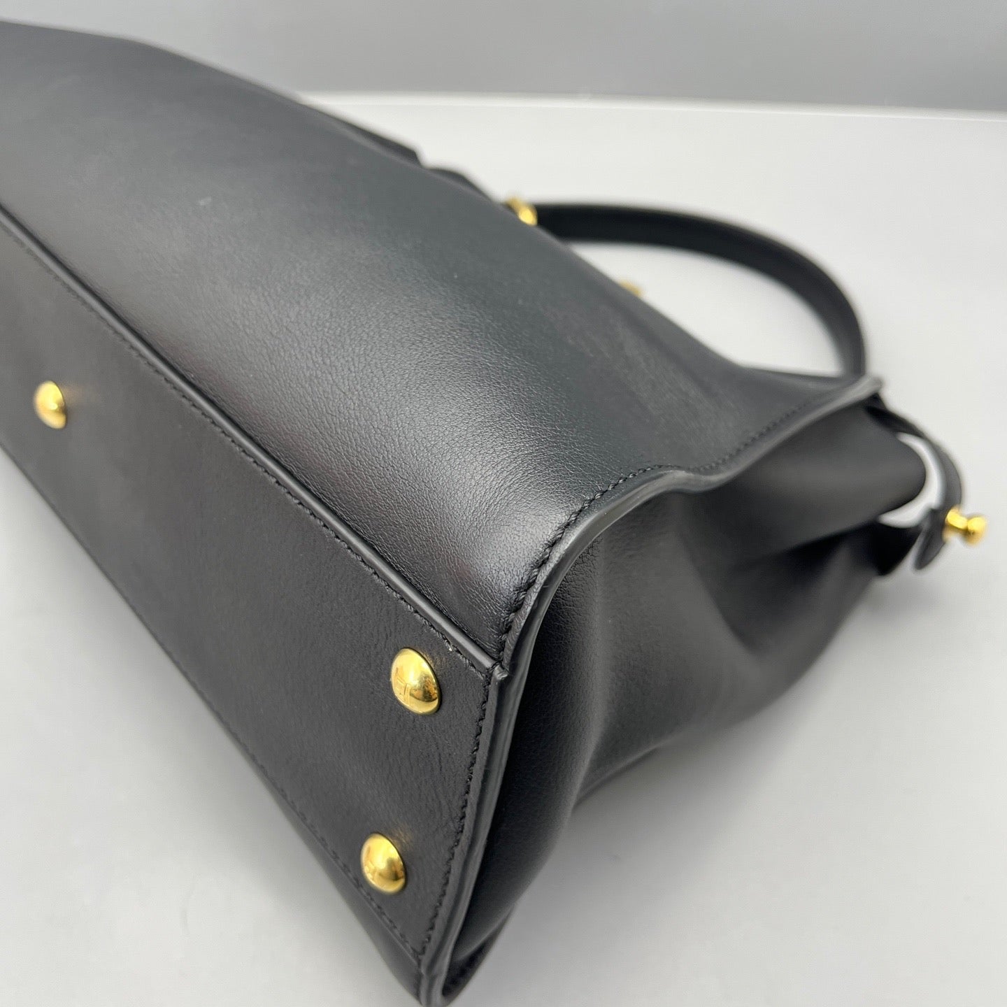 Fendi - Peekaboo Medium - Leather - Black - (Medium)