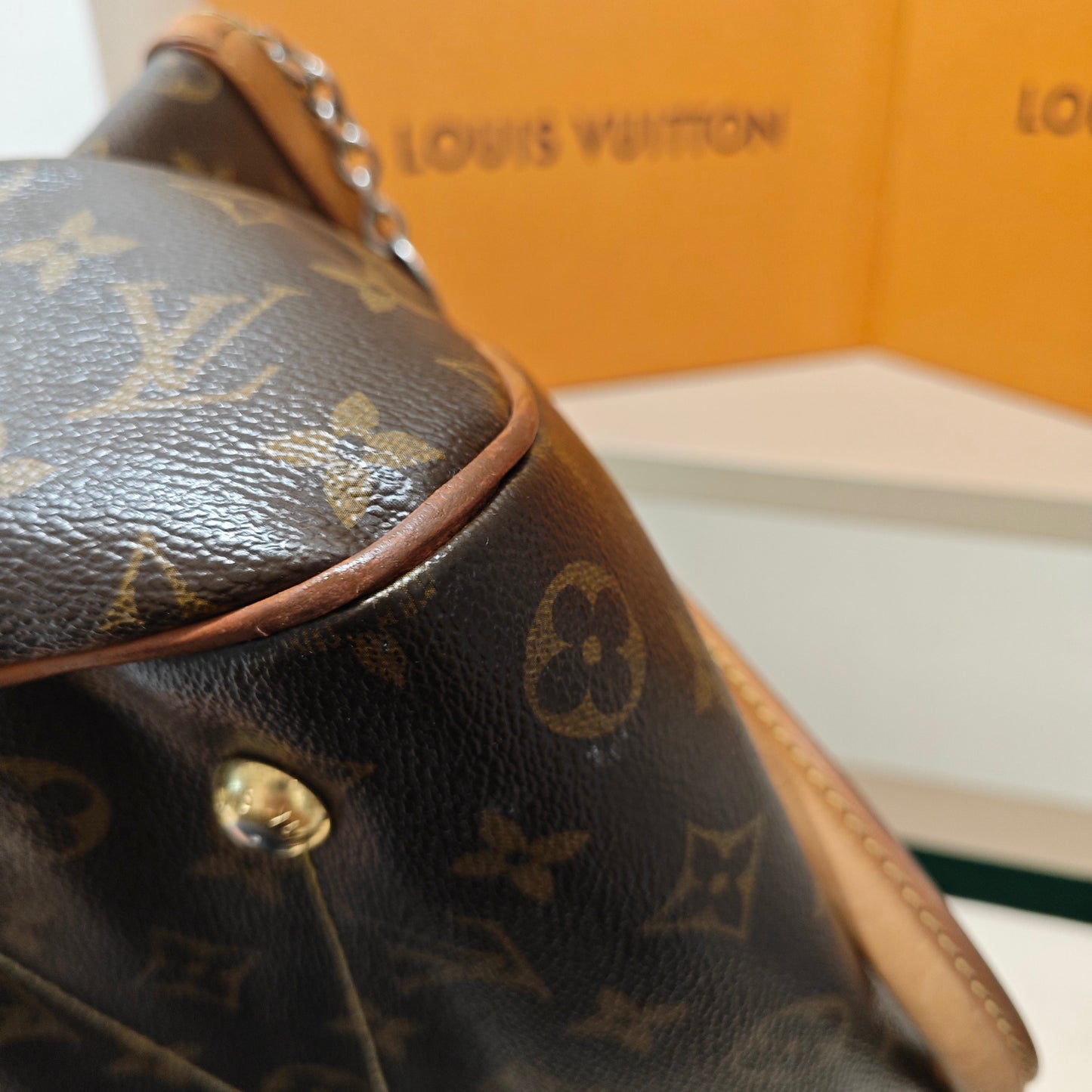 Louis Vuitton - Tivoli PM - Monogram Canvas with Vachetta Leather trim - Brown - (Medium)