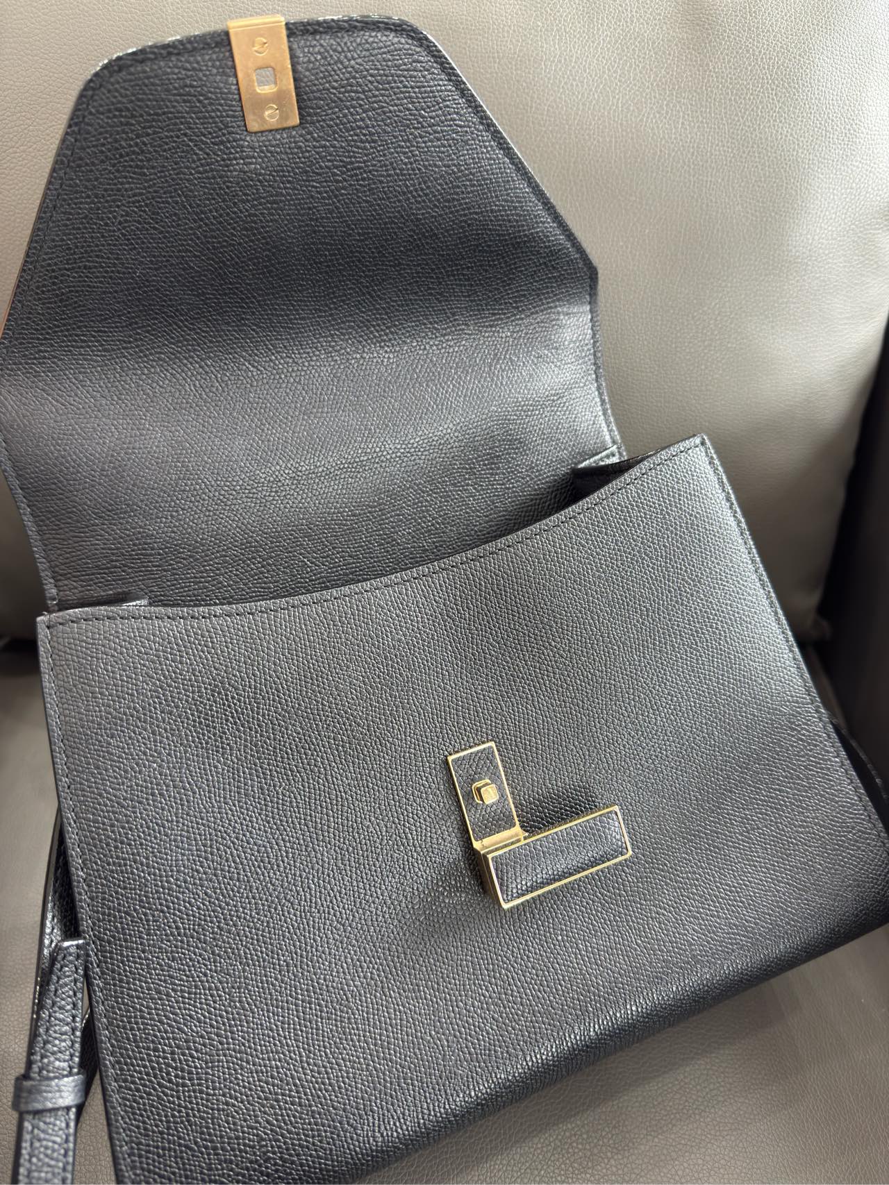 Valextra - Iside - Grained leather - Black - (medium)