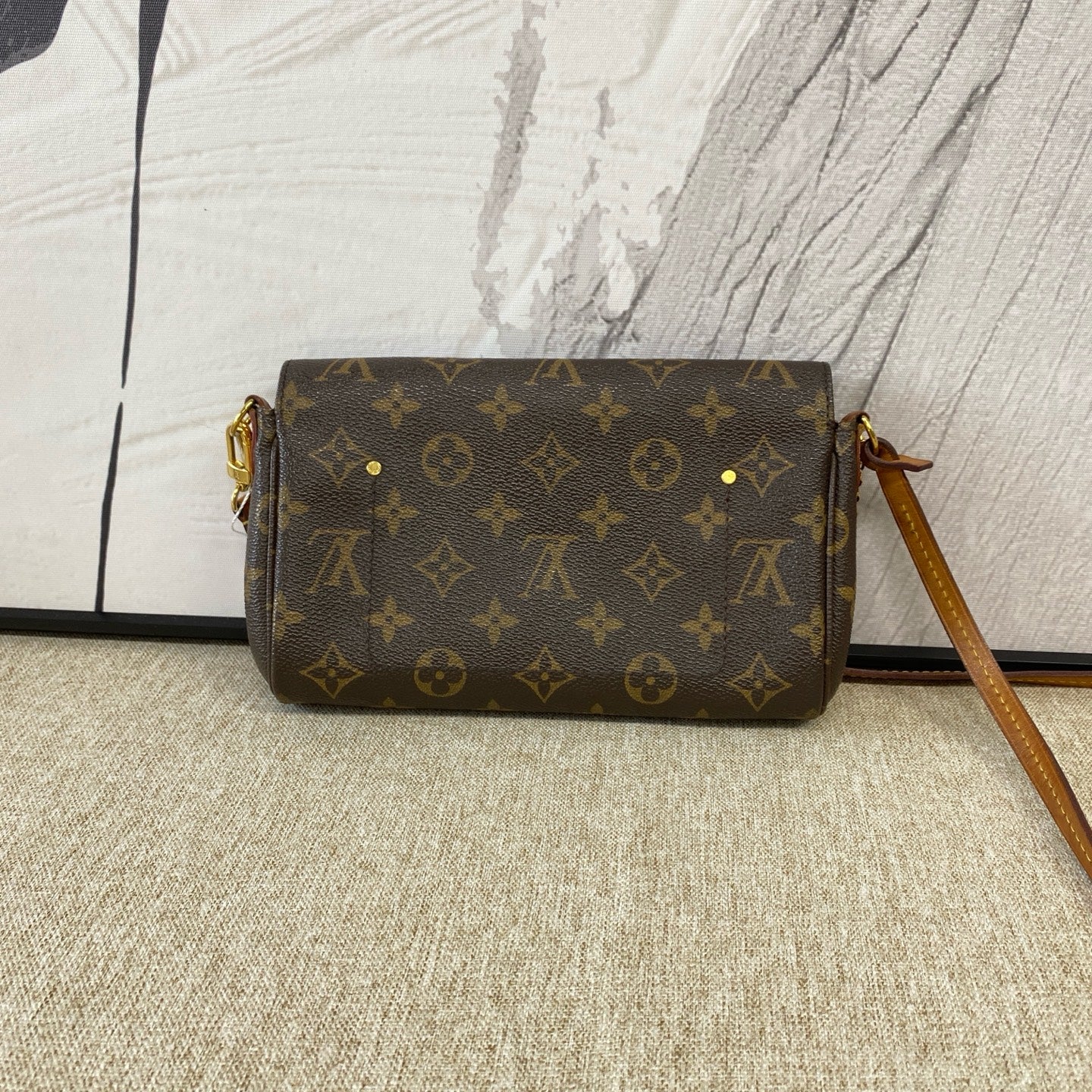 Louis Vuitton - Favorite PM Monogram - Monogram coated canvas with Vachetta leather trim - Brown - (small)