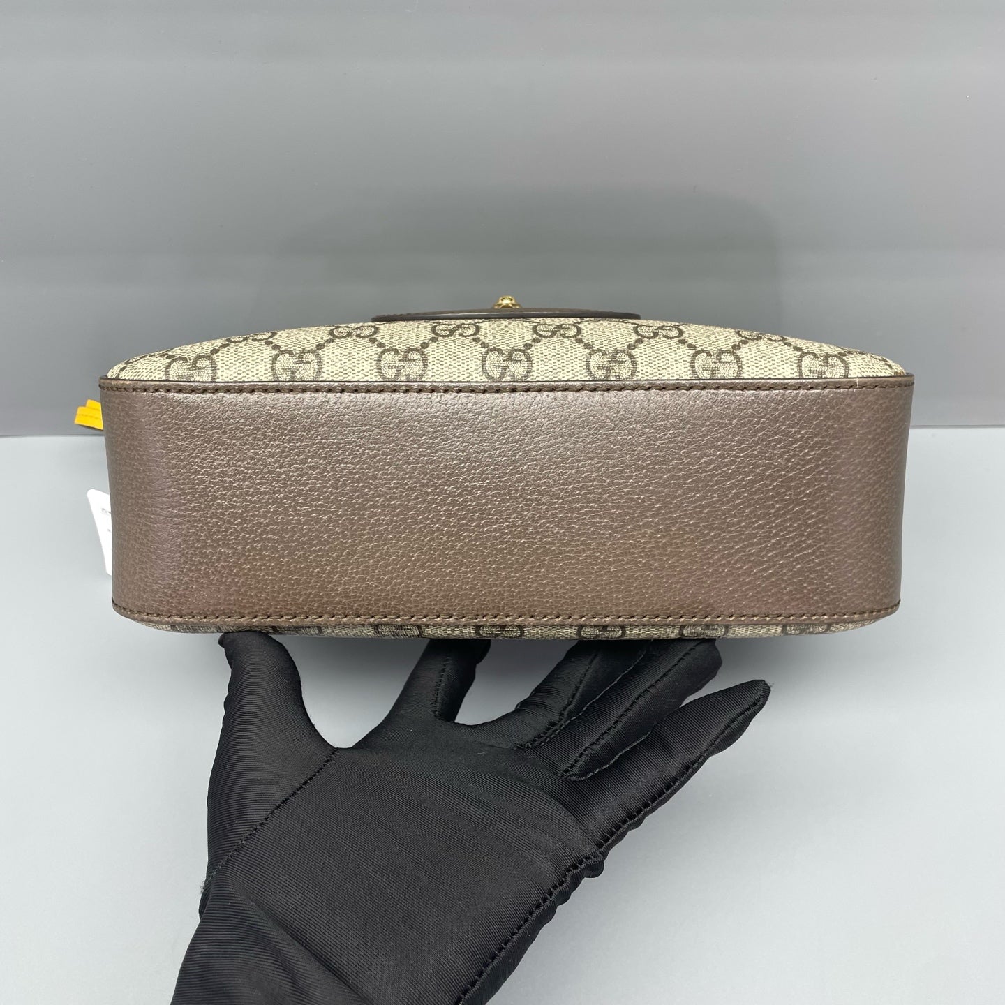 Gucci - Neo Vintage GG Supreme Camera Bag with Tiger Head - GG Supreme coated canvas with brown leather trim - Beige - (Small)