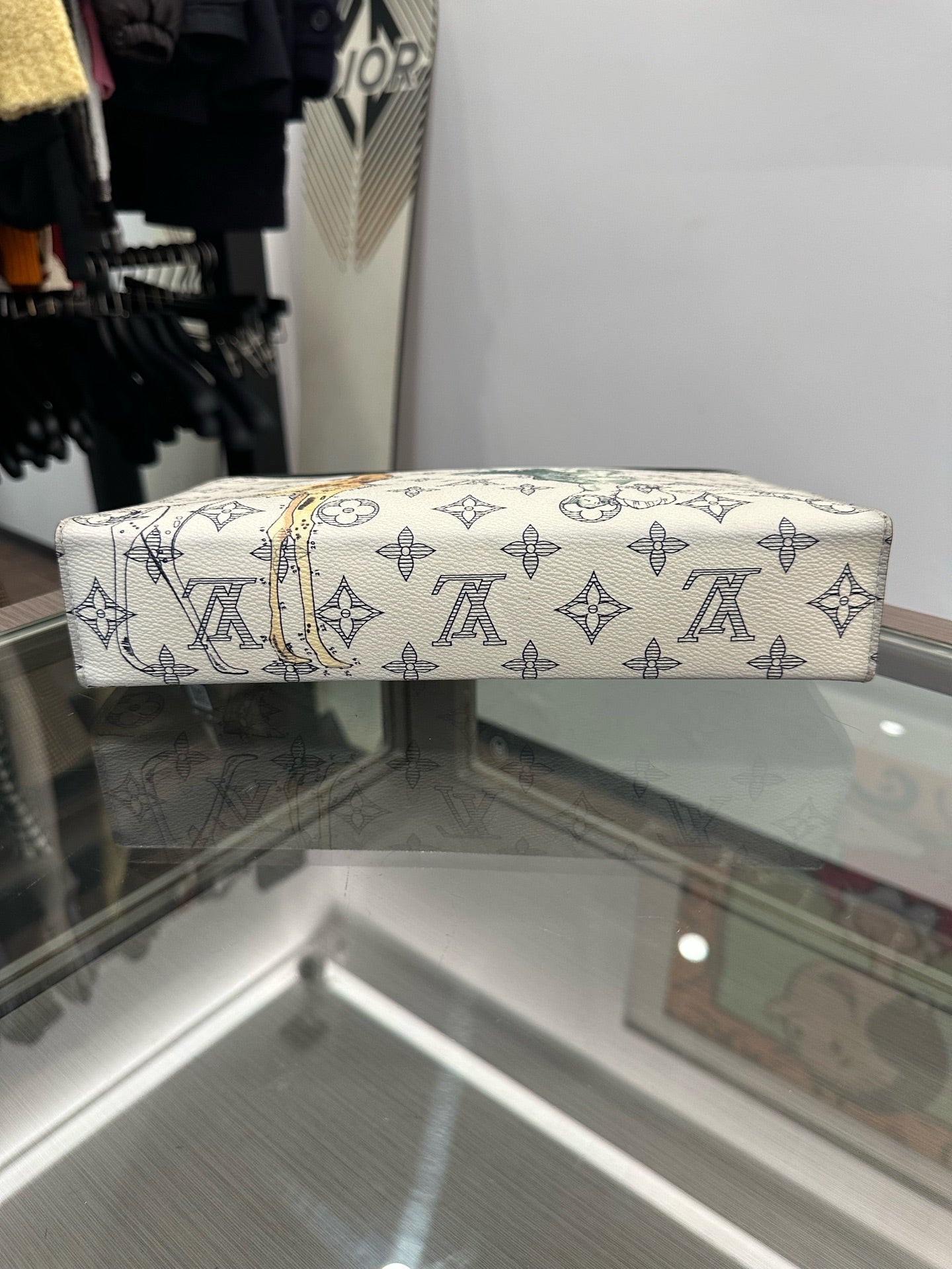 Louis Vuitton - Pochette Toiletry 27 Chapman Brothers Limited Edition - Coated canvas with leather trim - White - (Large)