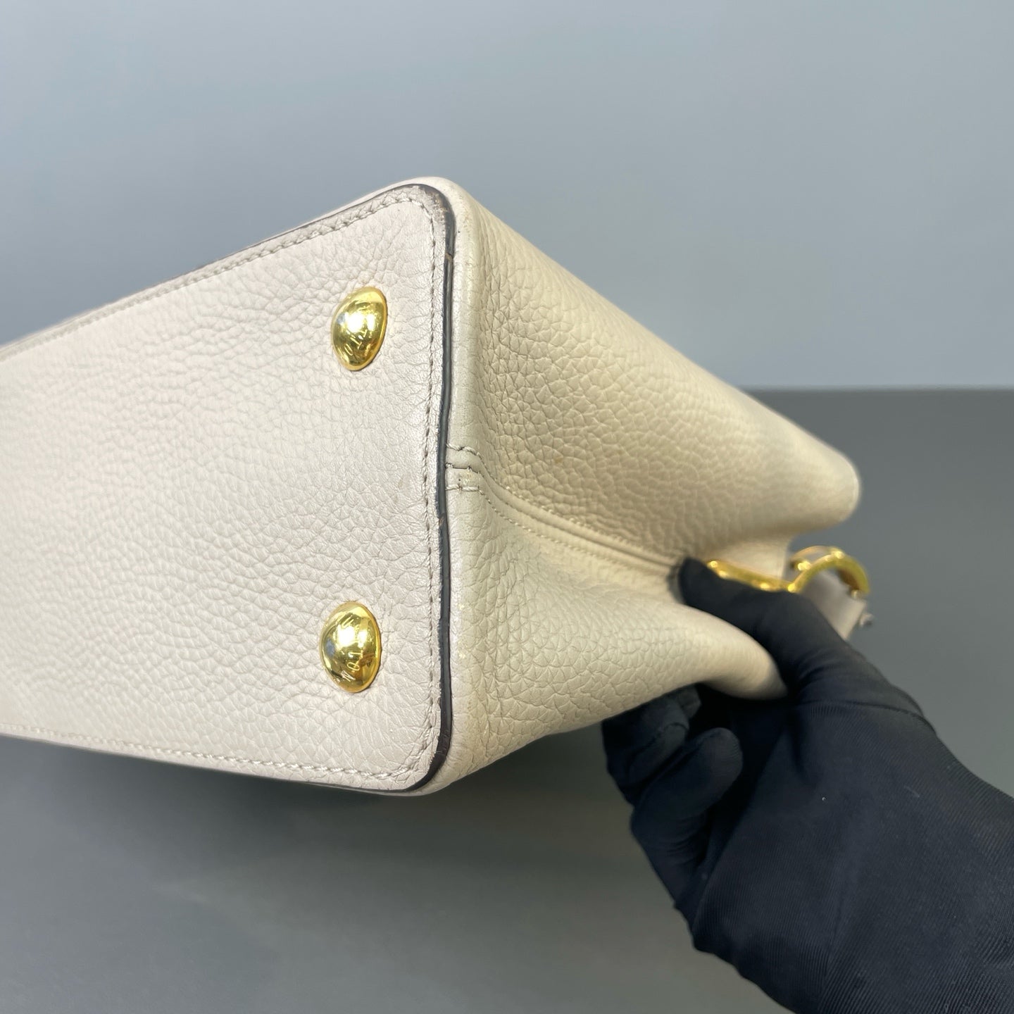 Louis Vuitton - Capucines - Leather - Grey - (medium)