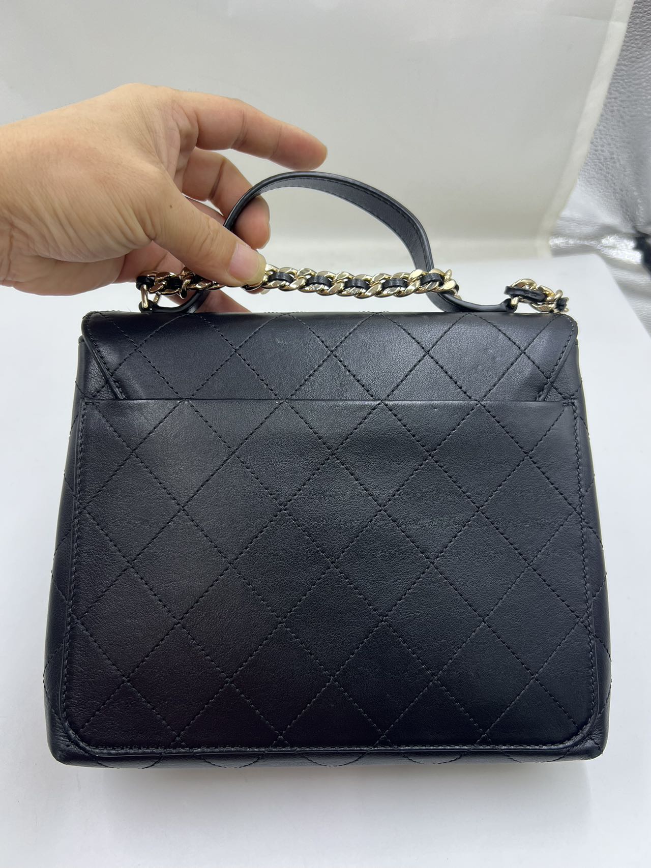 Chanel - Coco Handle Flap Bag - Lambskin leather - Black - (Medium)