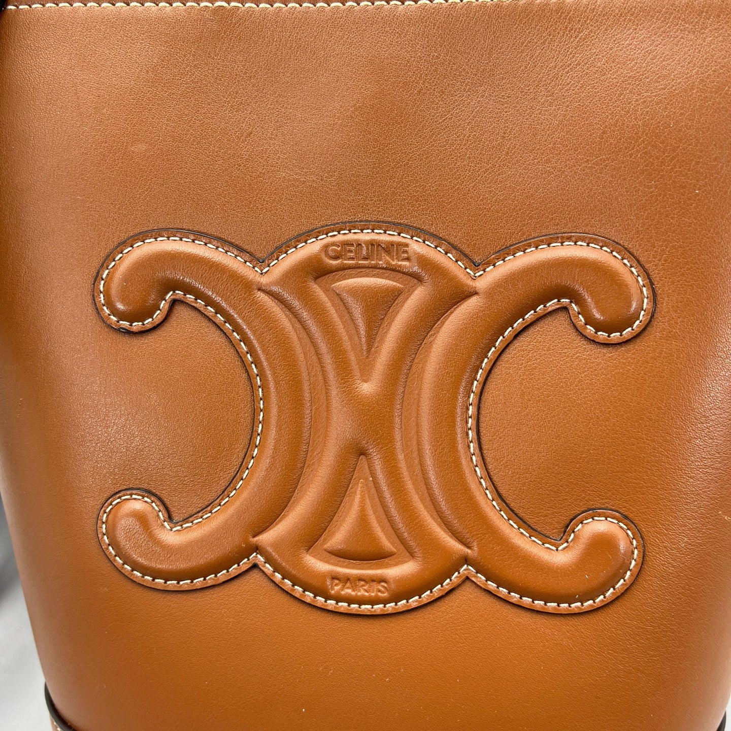Celine - Triomphe Bucket Bag - Leather - Brown - (medium)