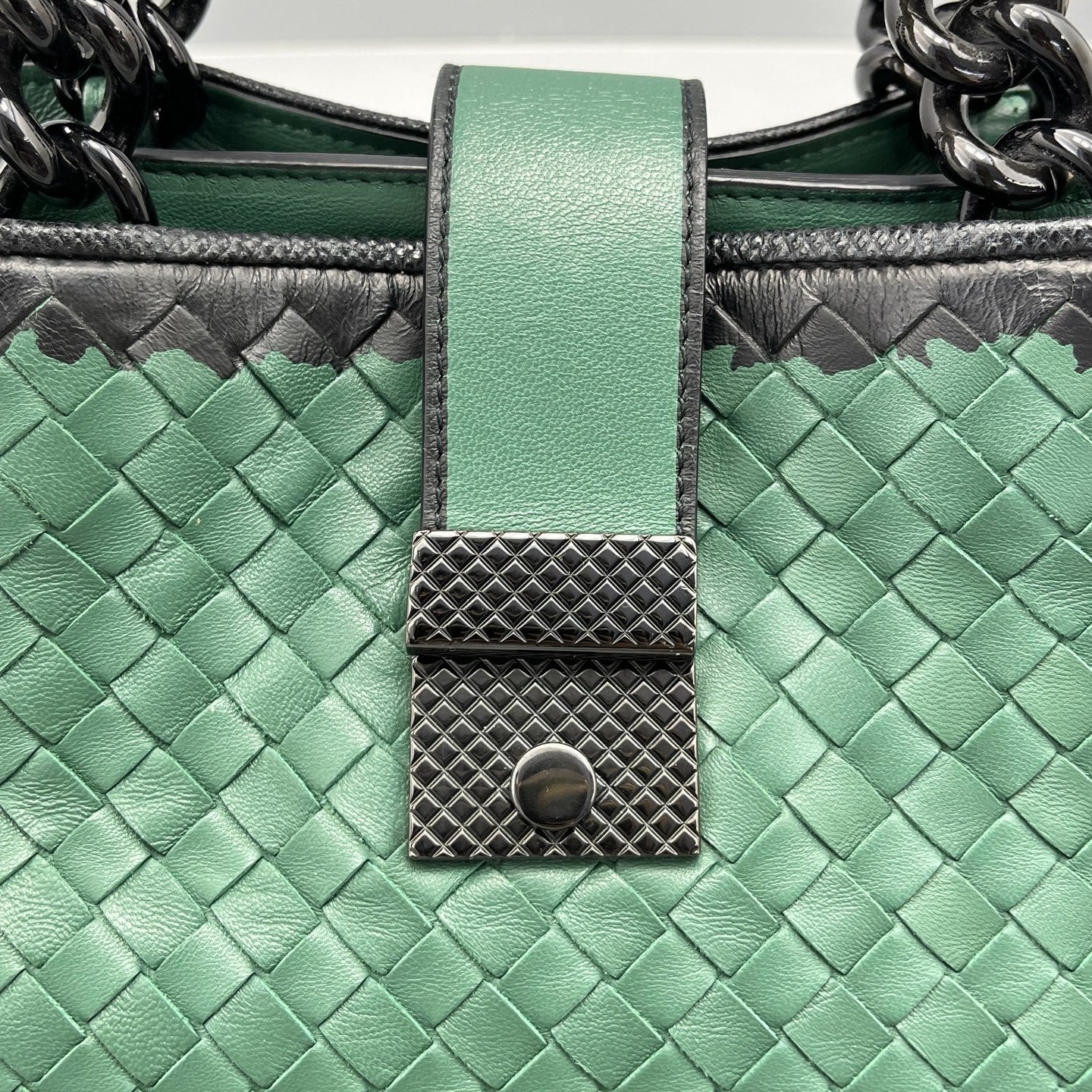Bottega Veneta - Intrecciato Chain Shoulder Bag - Leather - Dark Green with Dark Grey Trim - (medium)