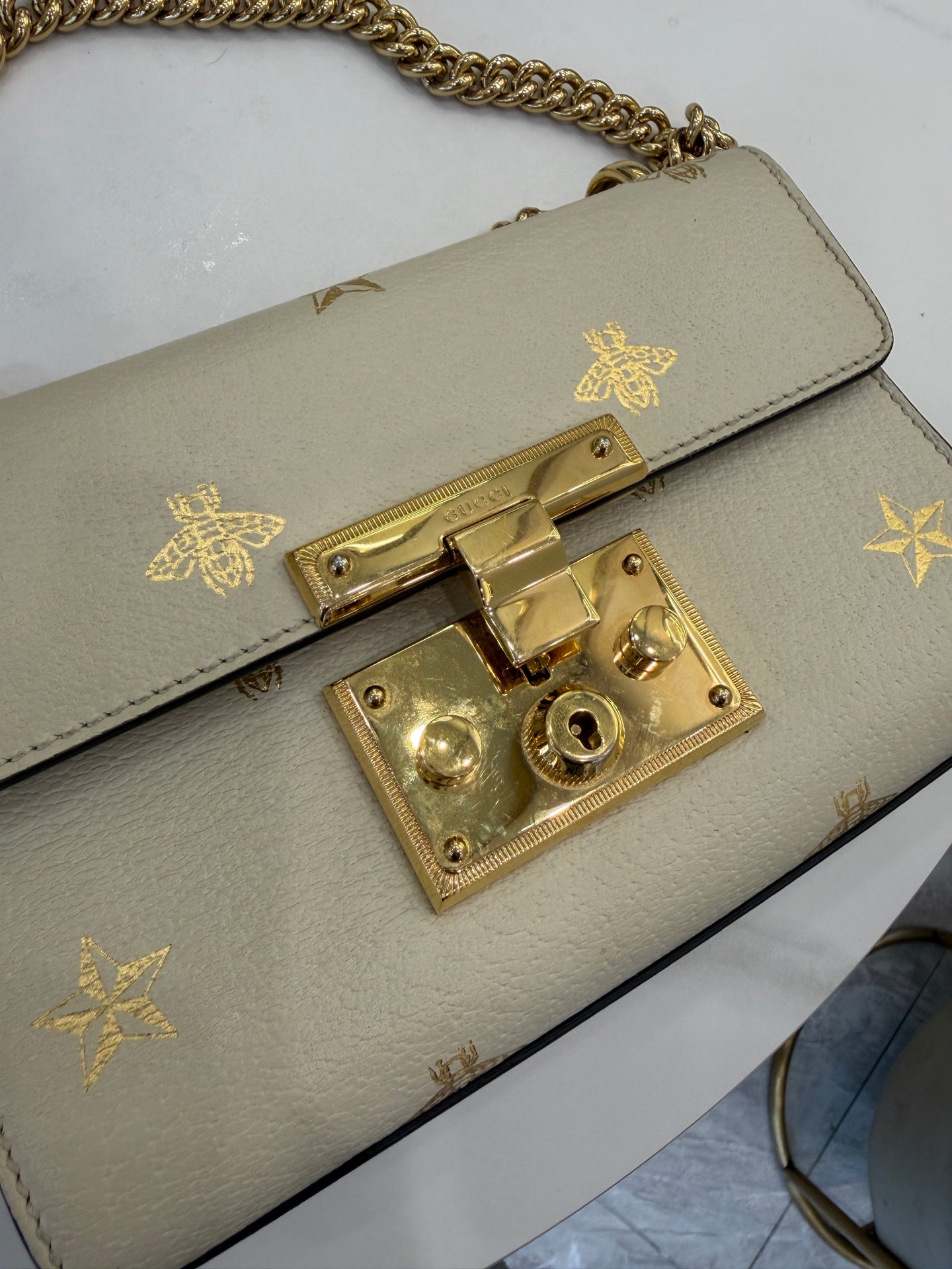 Gucci - Padlock Small Shoulder Bag with Bee Motif - Grained leather - White - (Small)