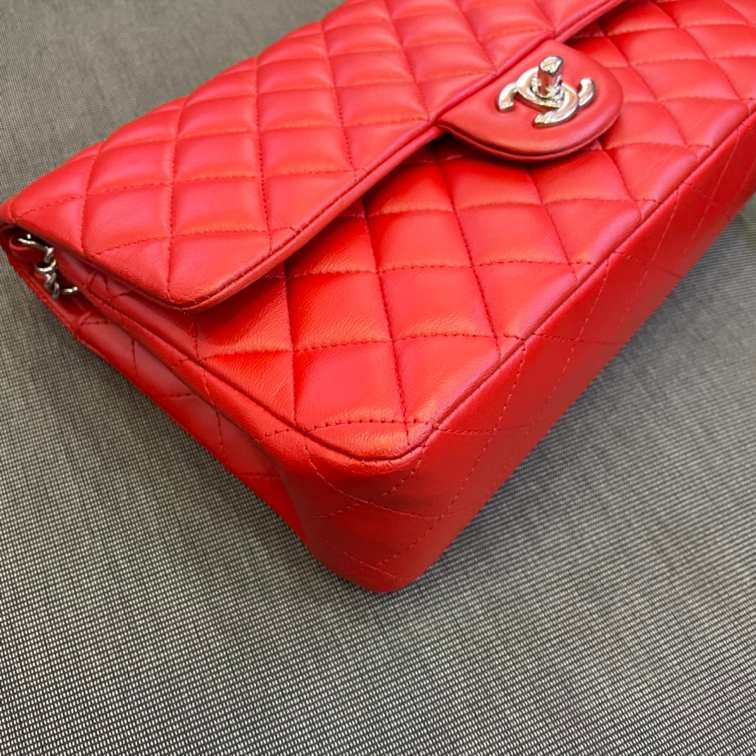 Chanel - Classic Flap Medium - Lambskin leather - Red with Silver-Tone Hardware - (Medium)
