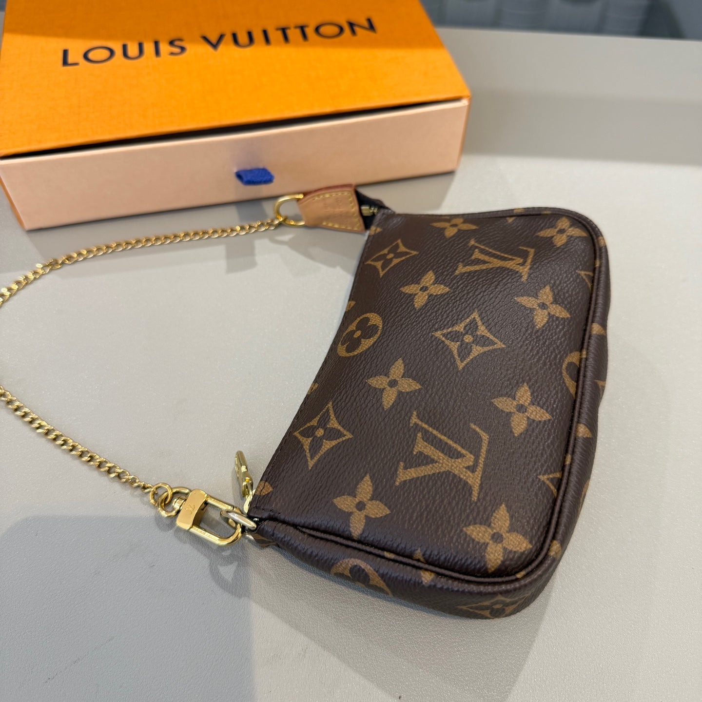 Louis Vuitton - Mini Pochette Accessories - Monogram coated canvas with Vachetta leather trim - Brown - (mini)