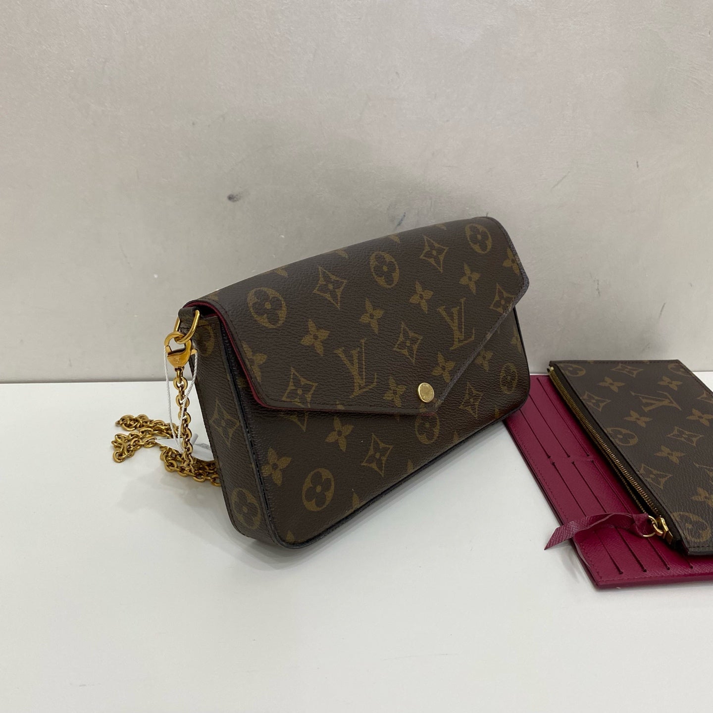 Louis Vuitton - Pochette Félicie - Monogram coated canvas with leather trim and textile lining - Brown - (Mini)