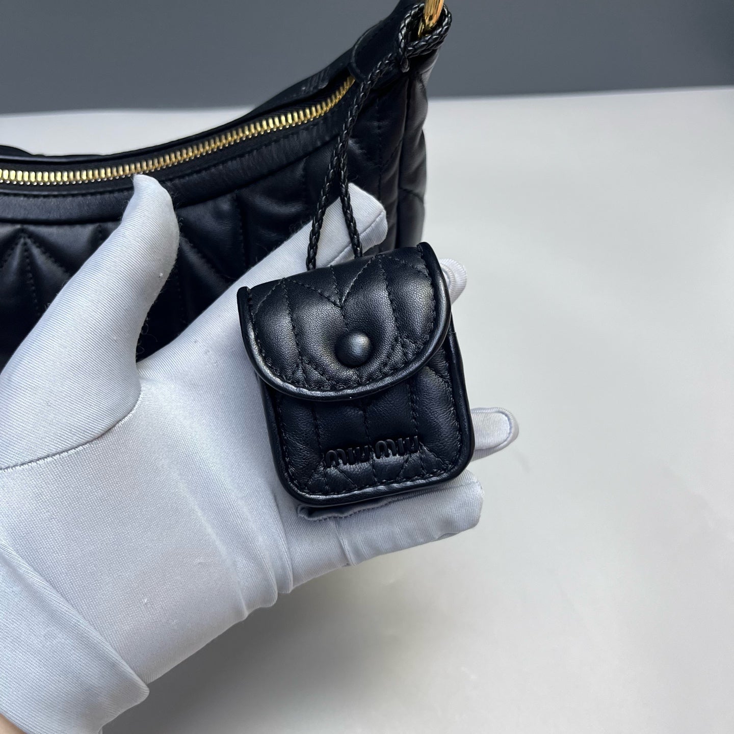 Miu Miu - Nappa Trappuntata Hobo Crescent Bag - Lambskin leather - Black - (Small)