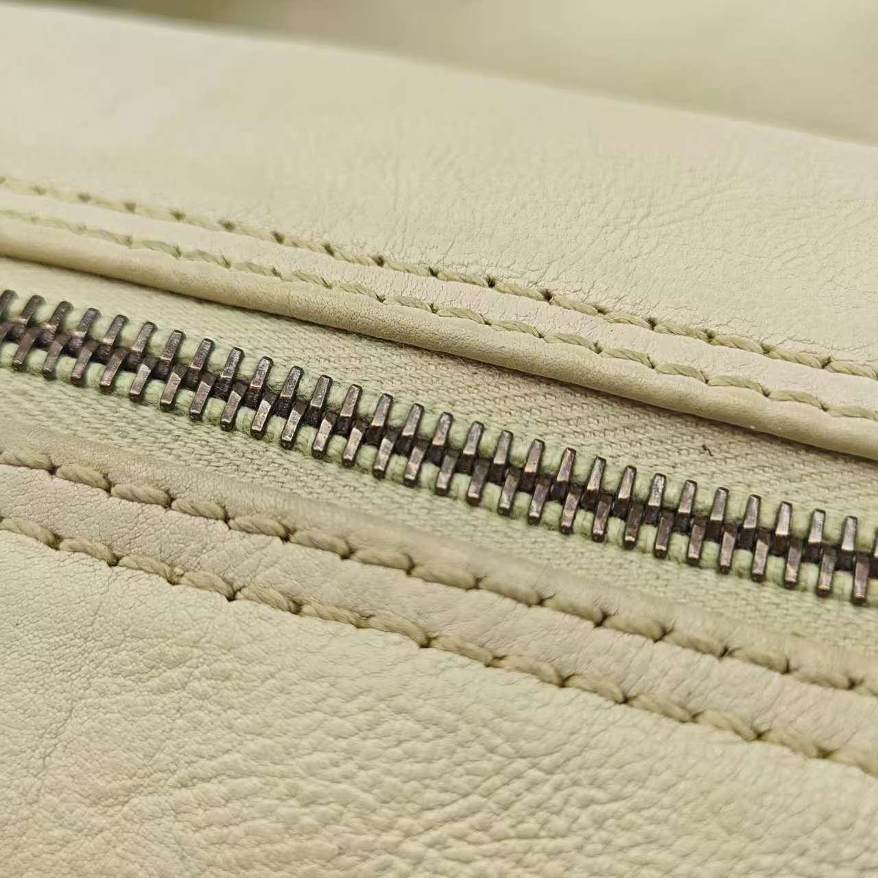 Chanel - Diamond Quilted Shoulder Bag - Leather - Beige with Silver-Tone Hardware - (Medium)