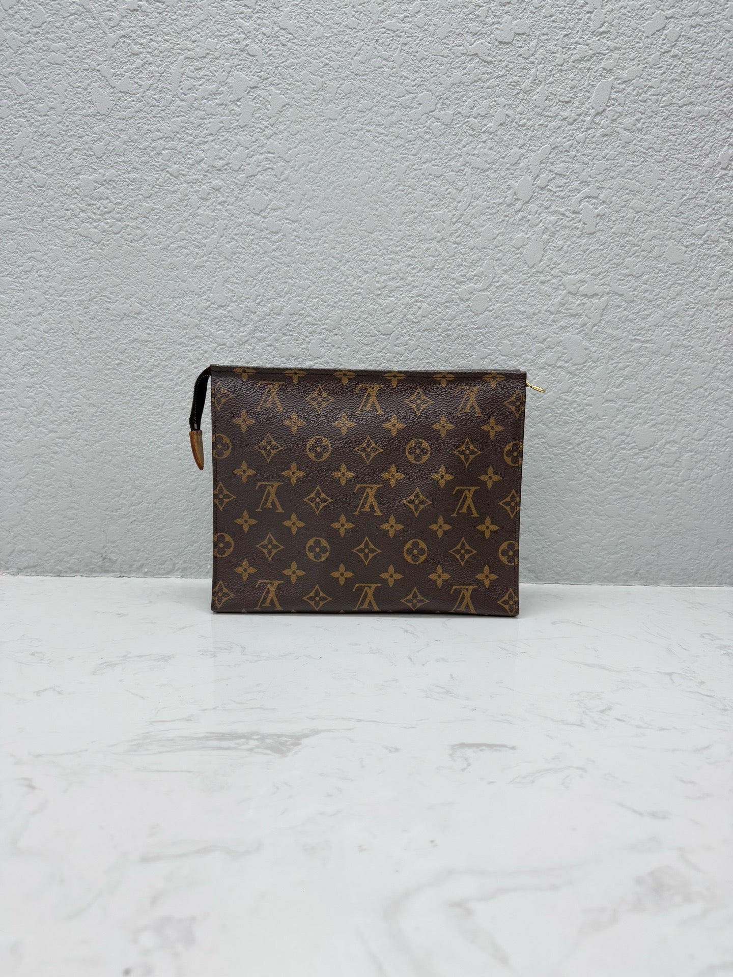 Louis Vuitton - Toiletry Pouch 26 - Monogram coated canvas with vachetta leather trim - Brown - (medium)