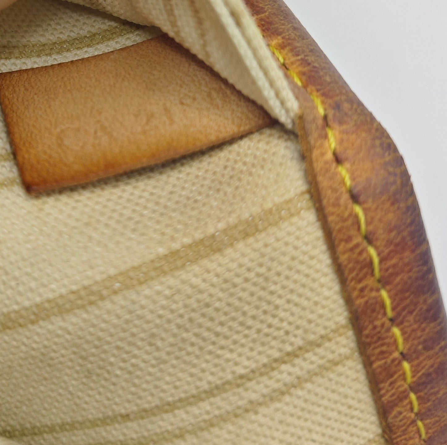 Louis Vuitton - Neverfull MM - Damier Azur coated canvas with natural cowhide leather trim - White - (medium)