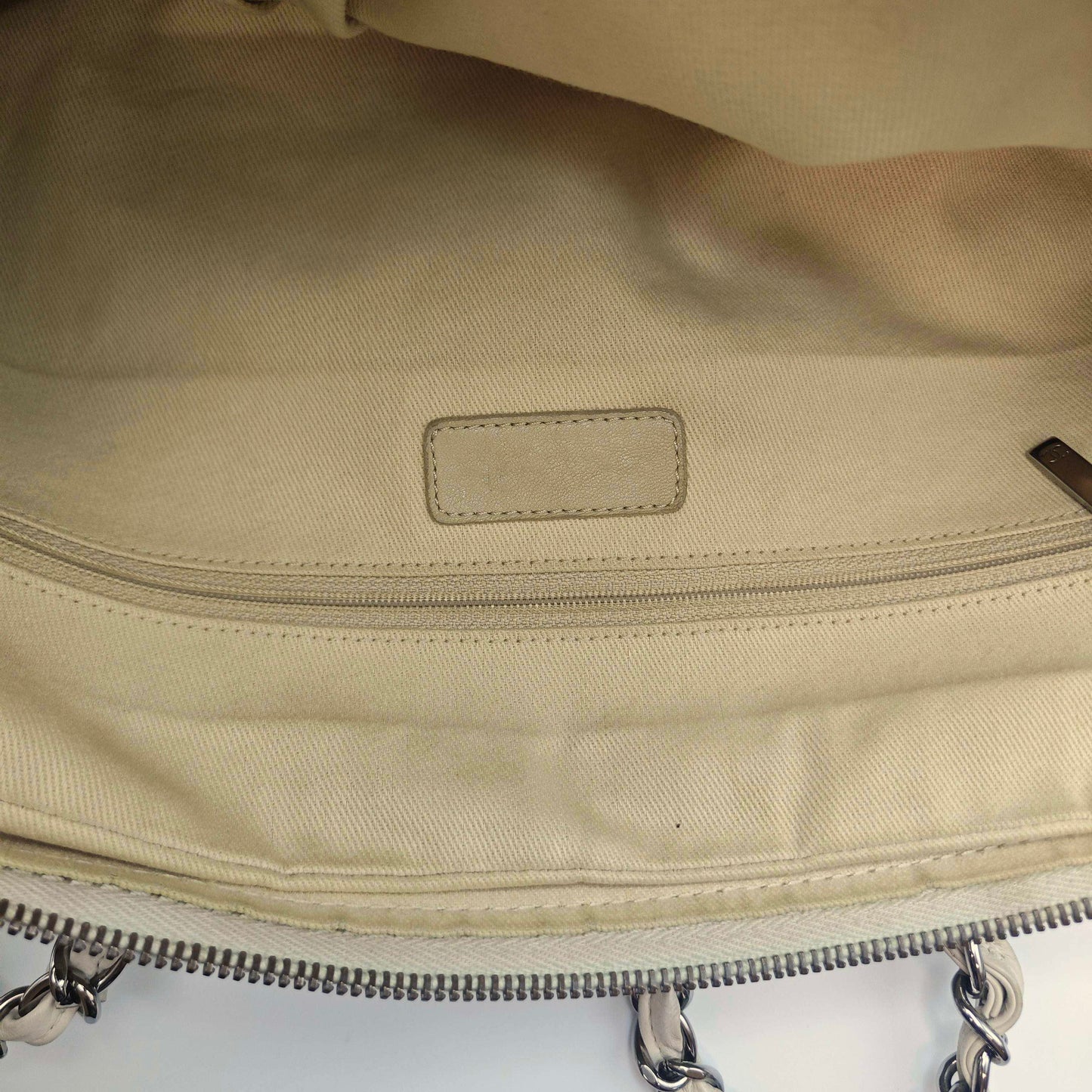 Chanel - Diamond Quilted Shoulder Bag - Leather - Beige with Silver-Tone Hardware - (Medium)