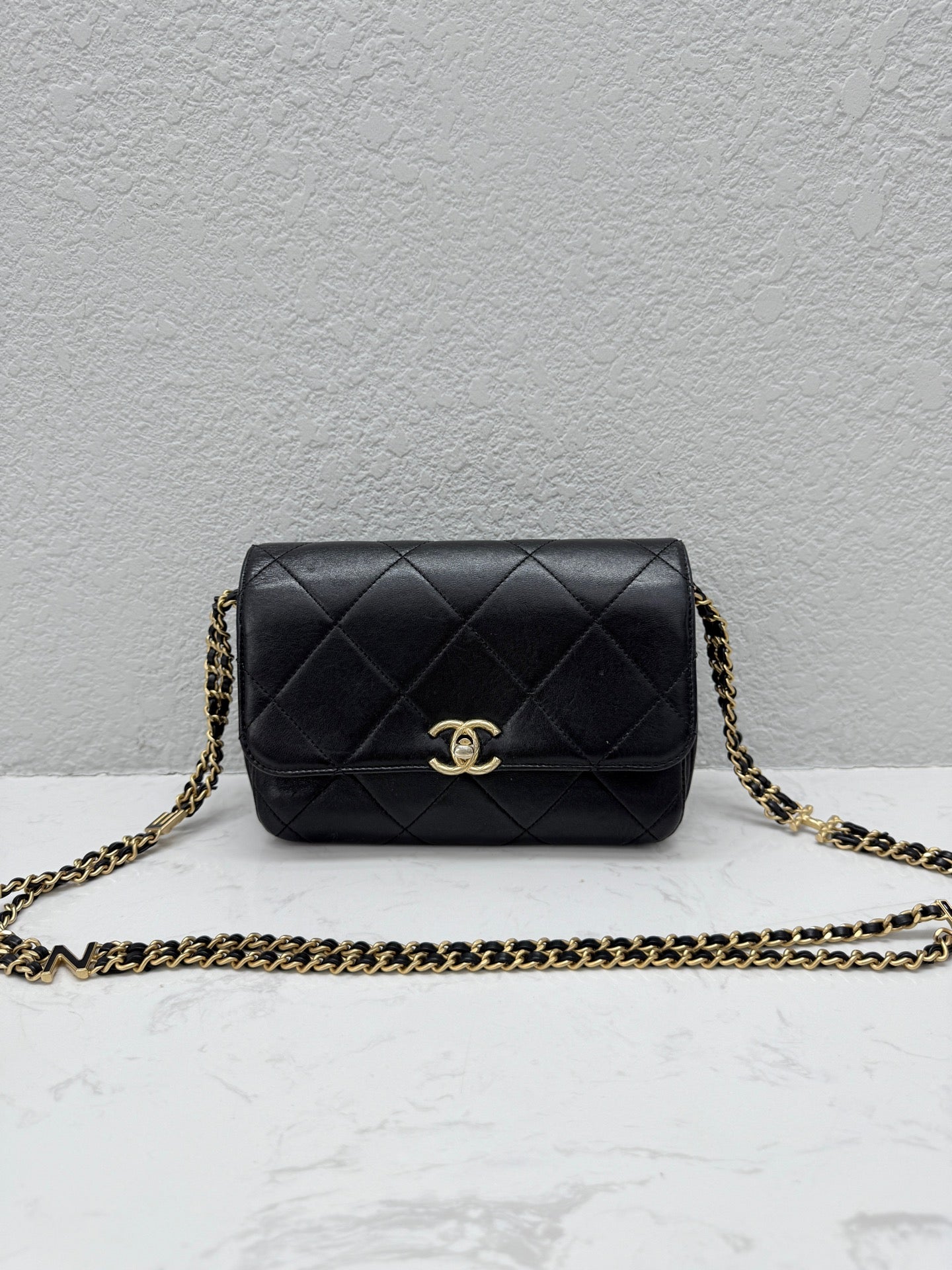 Chanel - Wallet on Chain (WOC) - Lambskin leather - Black - (mini)