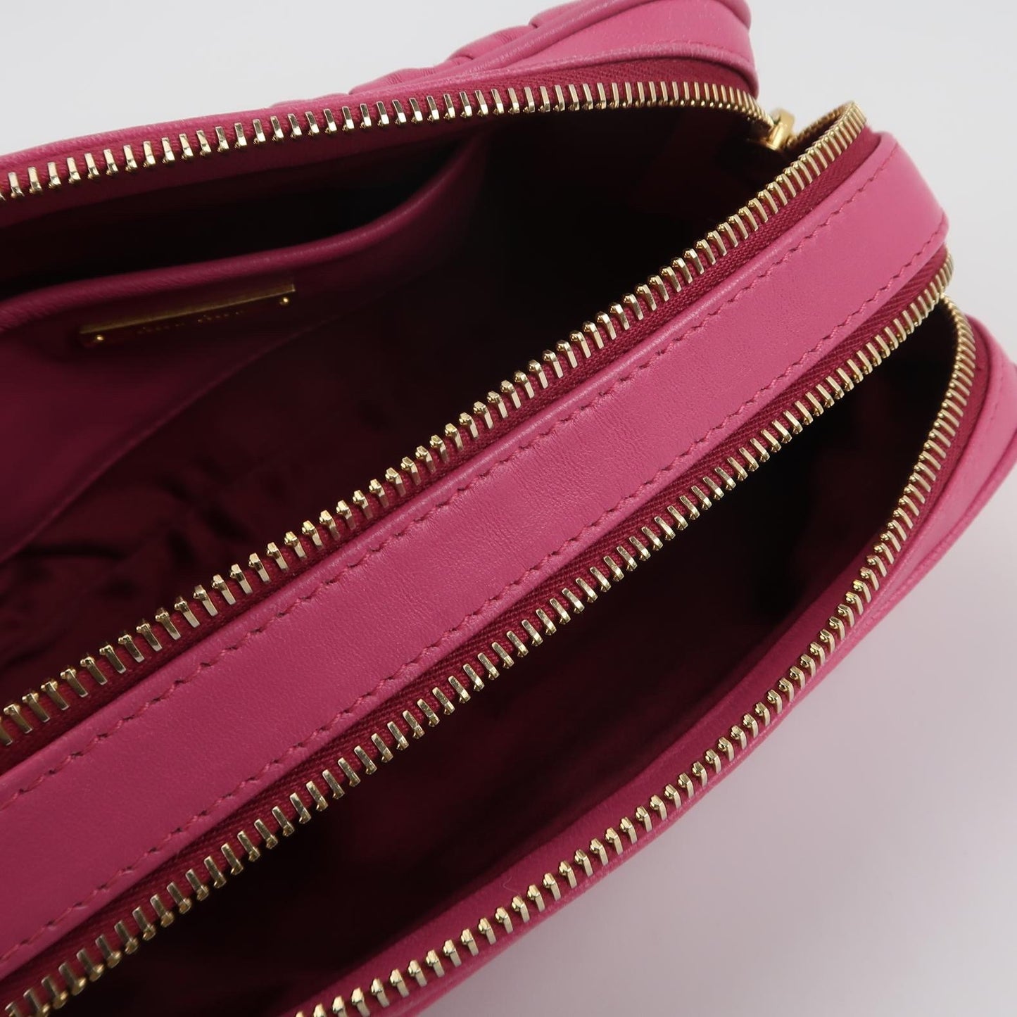 Miu Miu - Matelassé Camera Bag - Lambskin leather - Pink - (mini)