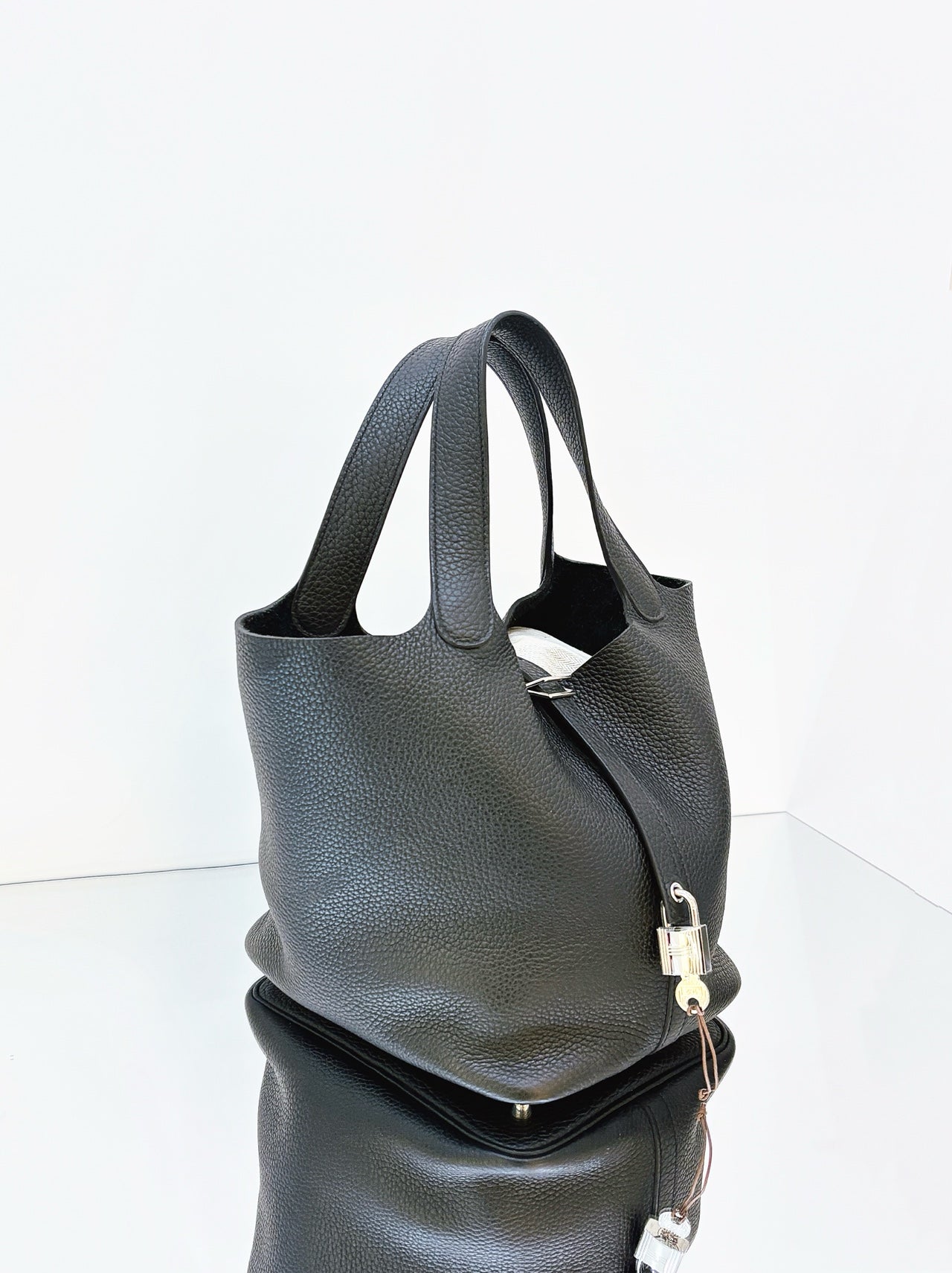 Hermès - Picotin Lock 22 - Leather - Black - (Large)