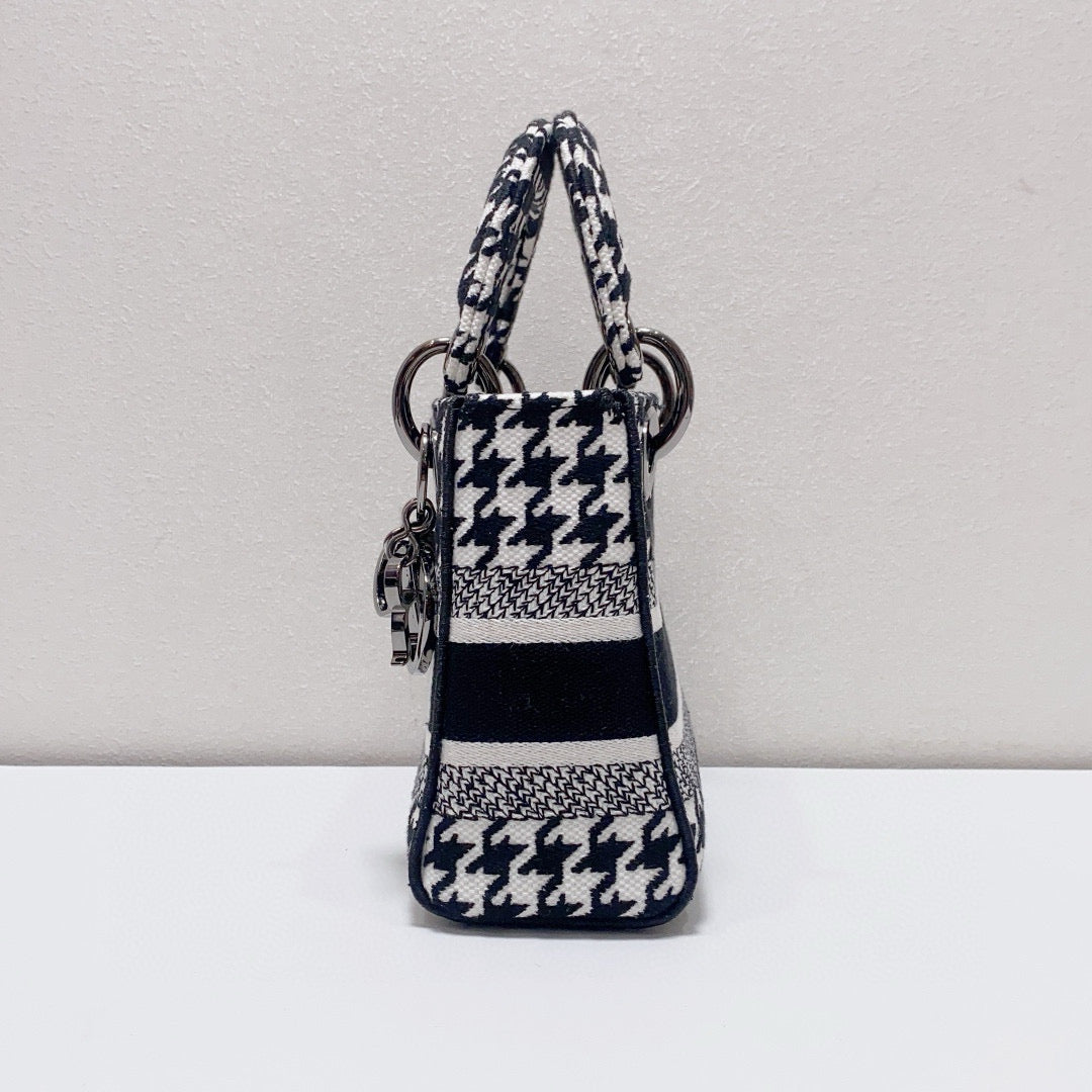 Dior - Lady Dior Mini - Embroidered cloth - Black and White - (Mini)