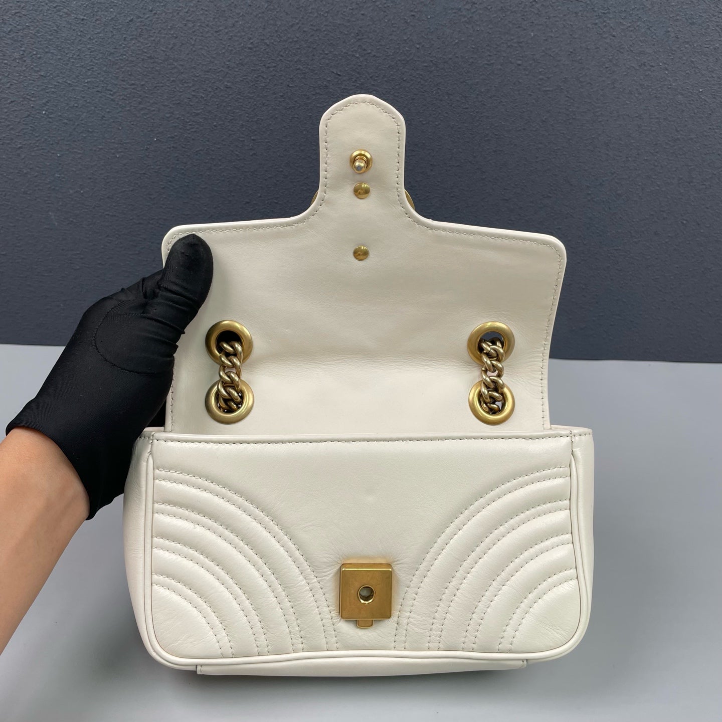 Gucci - GG Marmont Small Shoulder Bag - Leather - White - (Small)