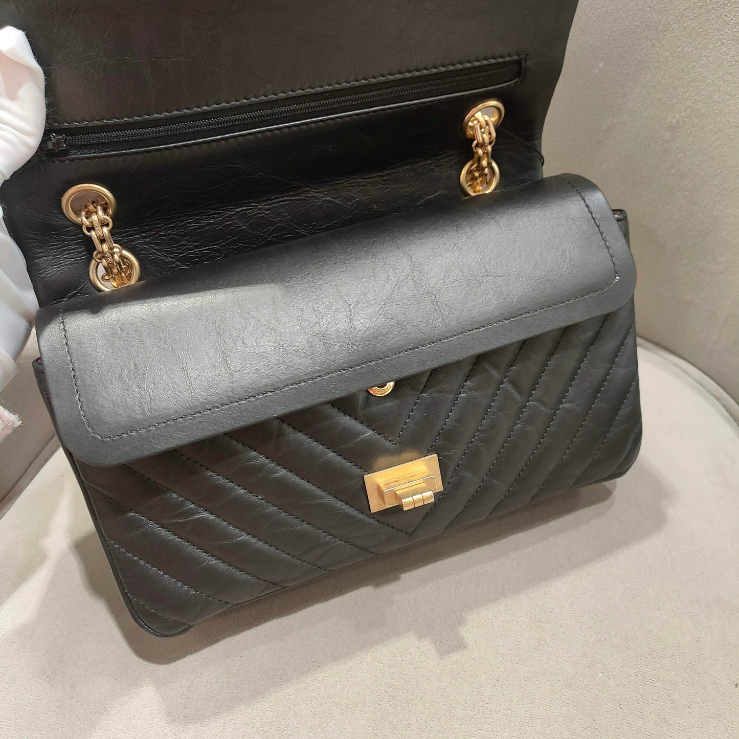 Chanel - 2.55 Reissue Small Flap Bag - Calfskin leather - Black - (Small)
