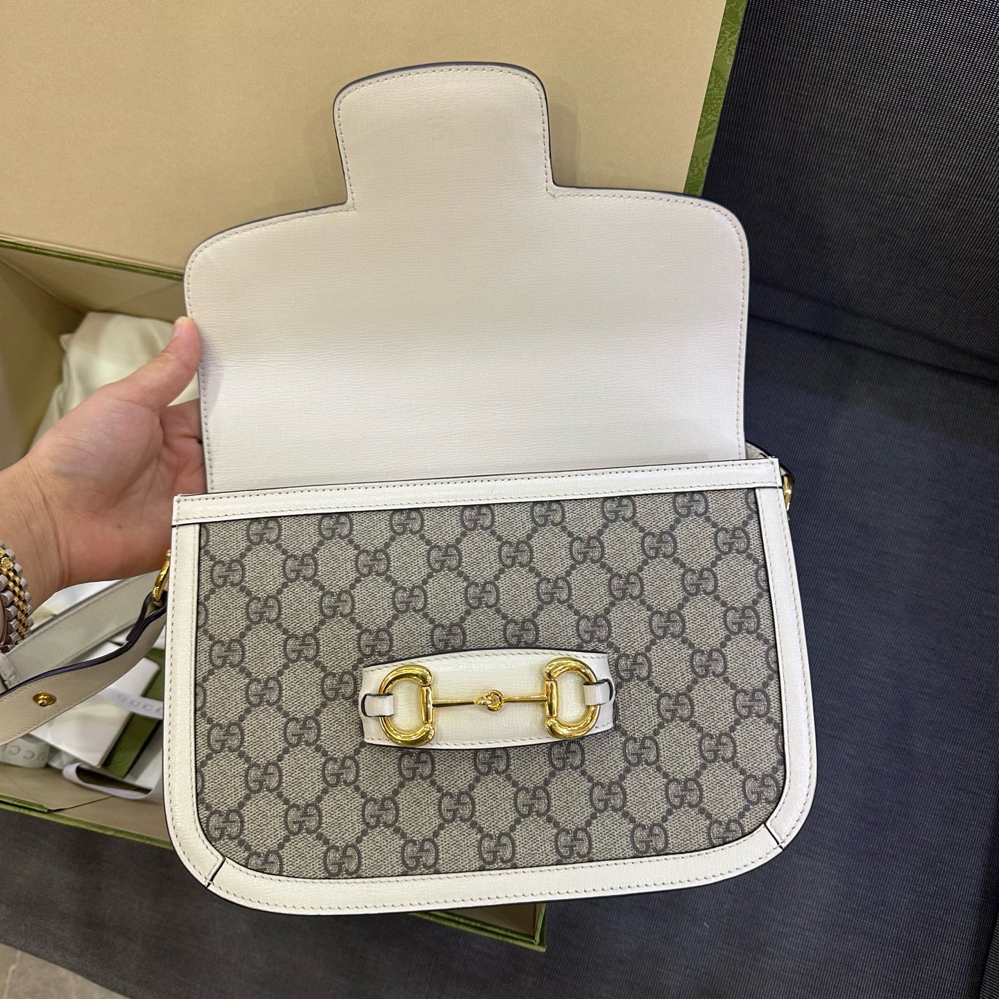 Gucci - 1955 Horsebit Shoulder Bag - GG Supreme canvas with leather trim - Beige with white trim - (Medium)
