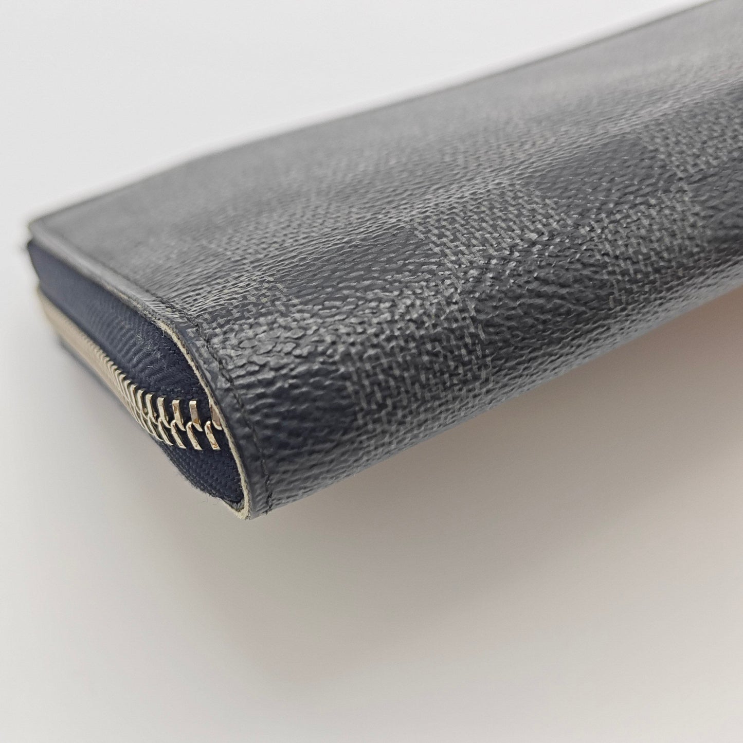 Louis Vuitton - Zippy Wallet - Coated canvas with leather lining - Black