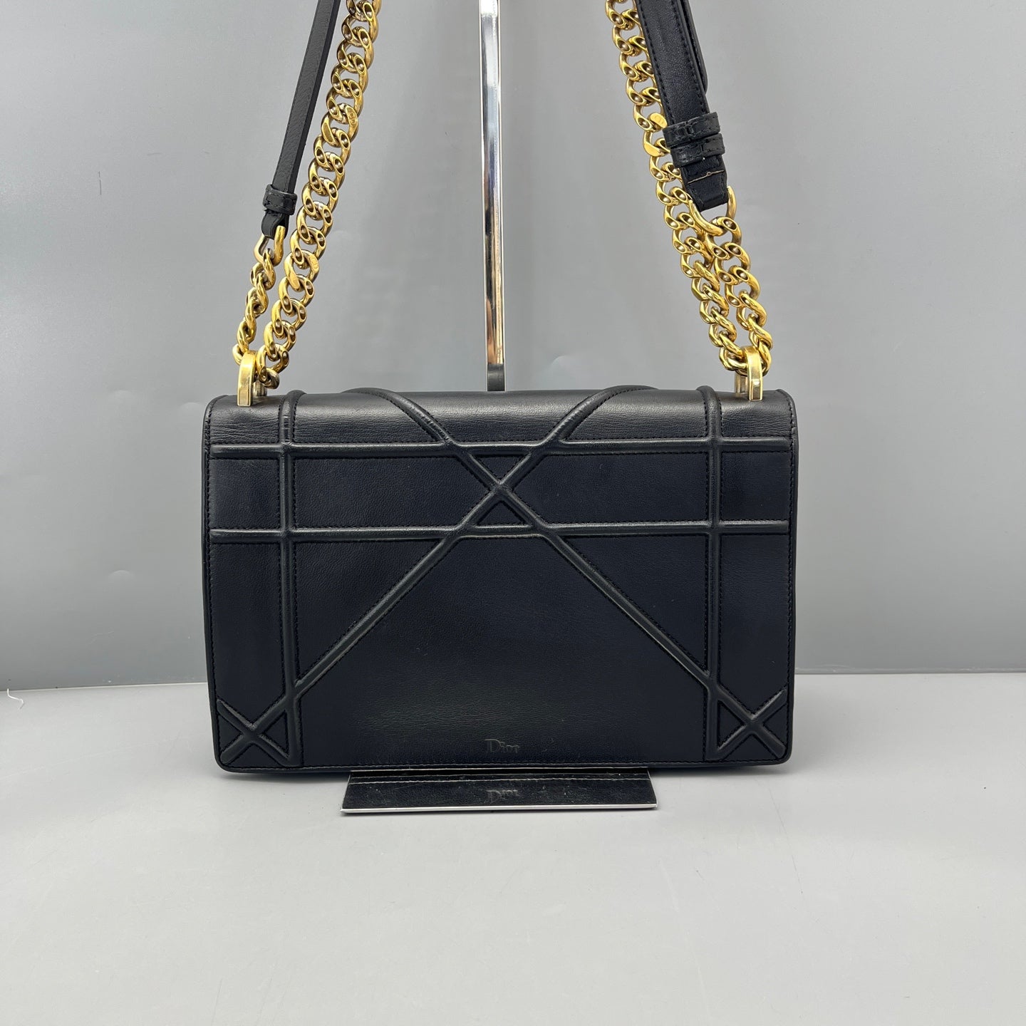 Dior - Diorama Bag - Grained Calfskin Leather - Black with Gold-Tone Hardware - (medium)
