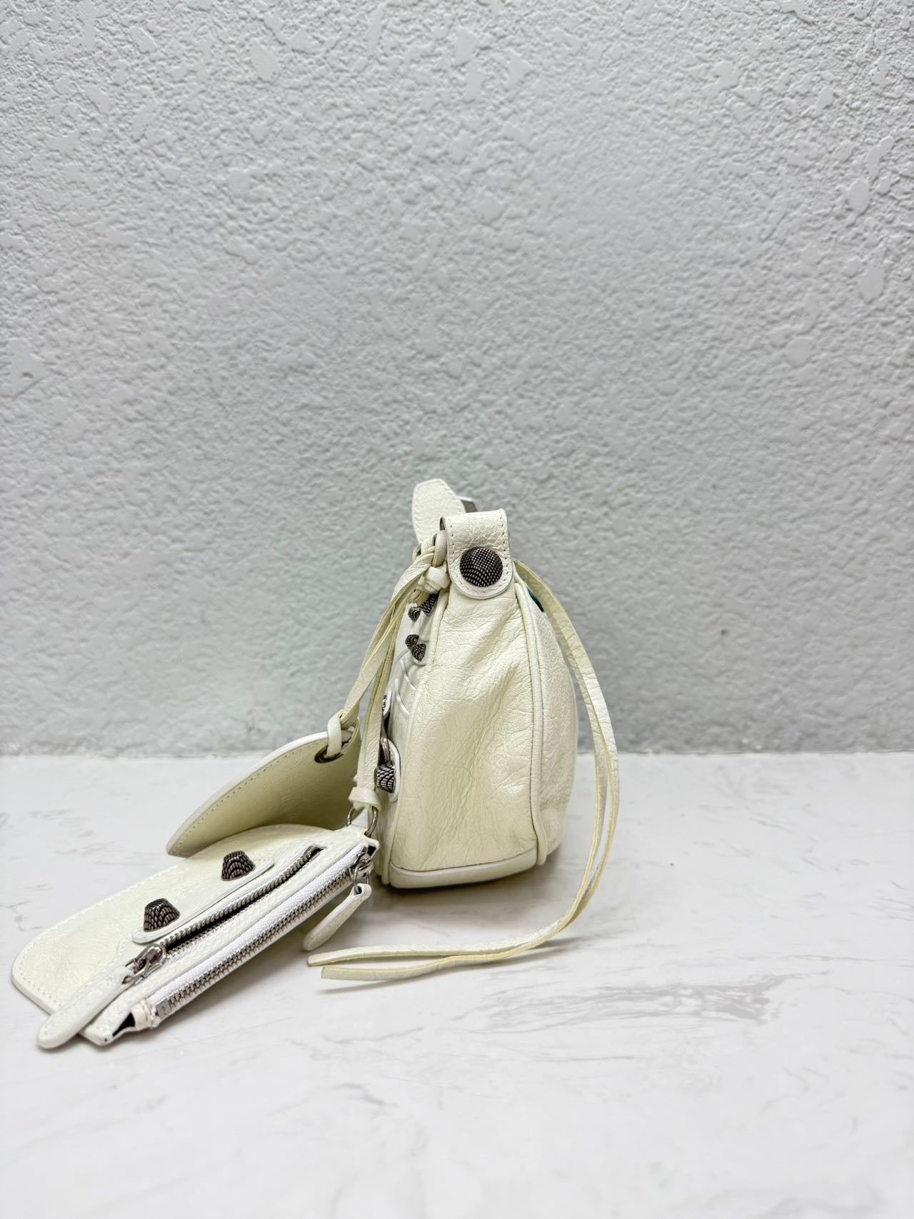Balenciaga - Le Cagole XS Shoulder Bag - Leather - White - (XS)