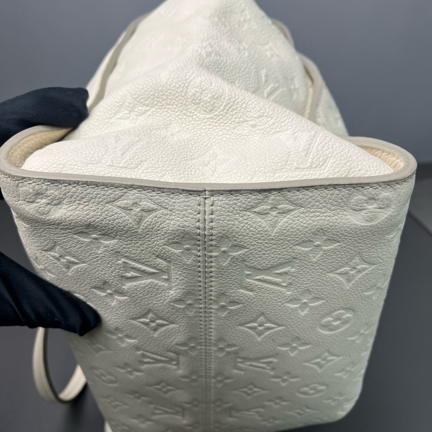 Louis Vuitton - Lumineuse - Leather - White - (large)