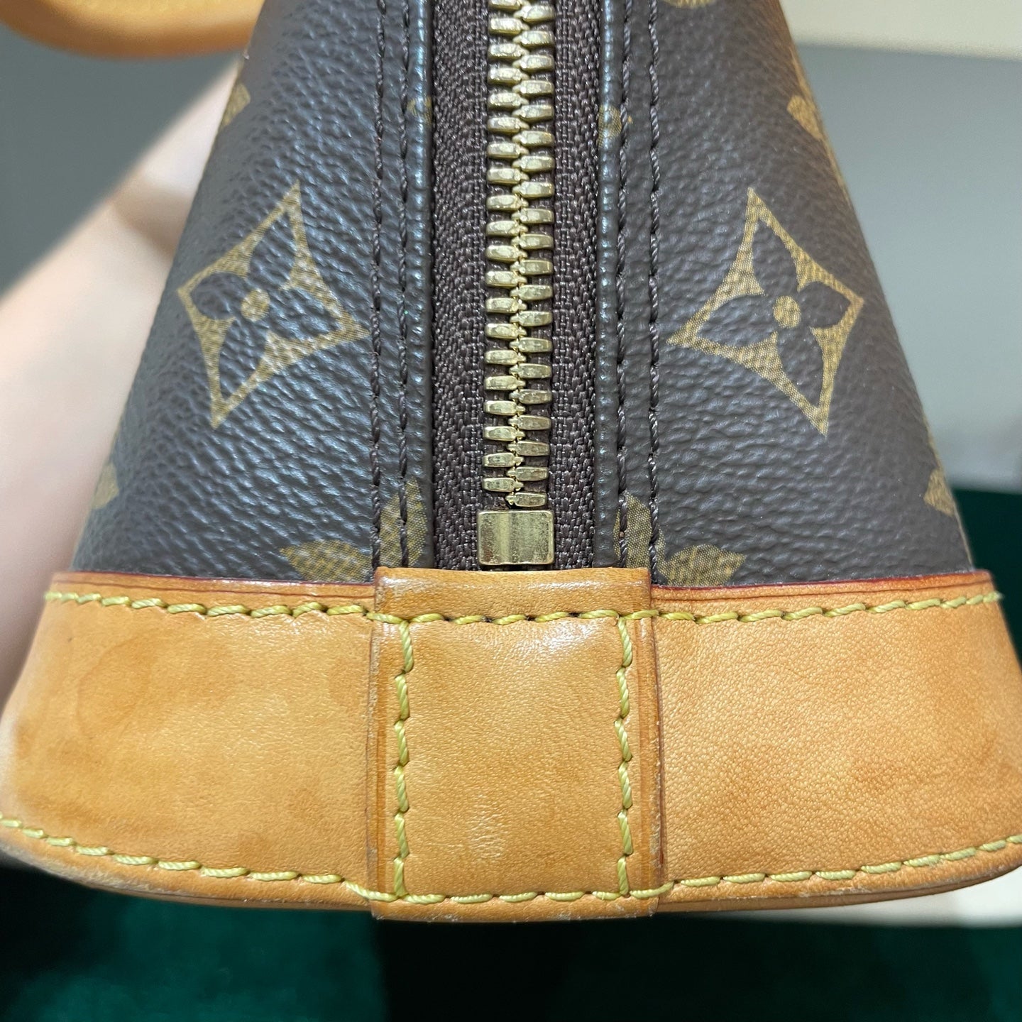 Louis Vuitton - Alma BB - Monogram coated canvas with Vachetta leather trim - Brown - (Mini)