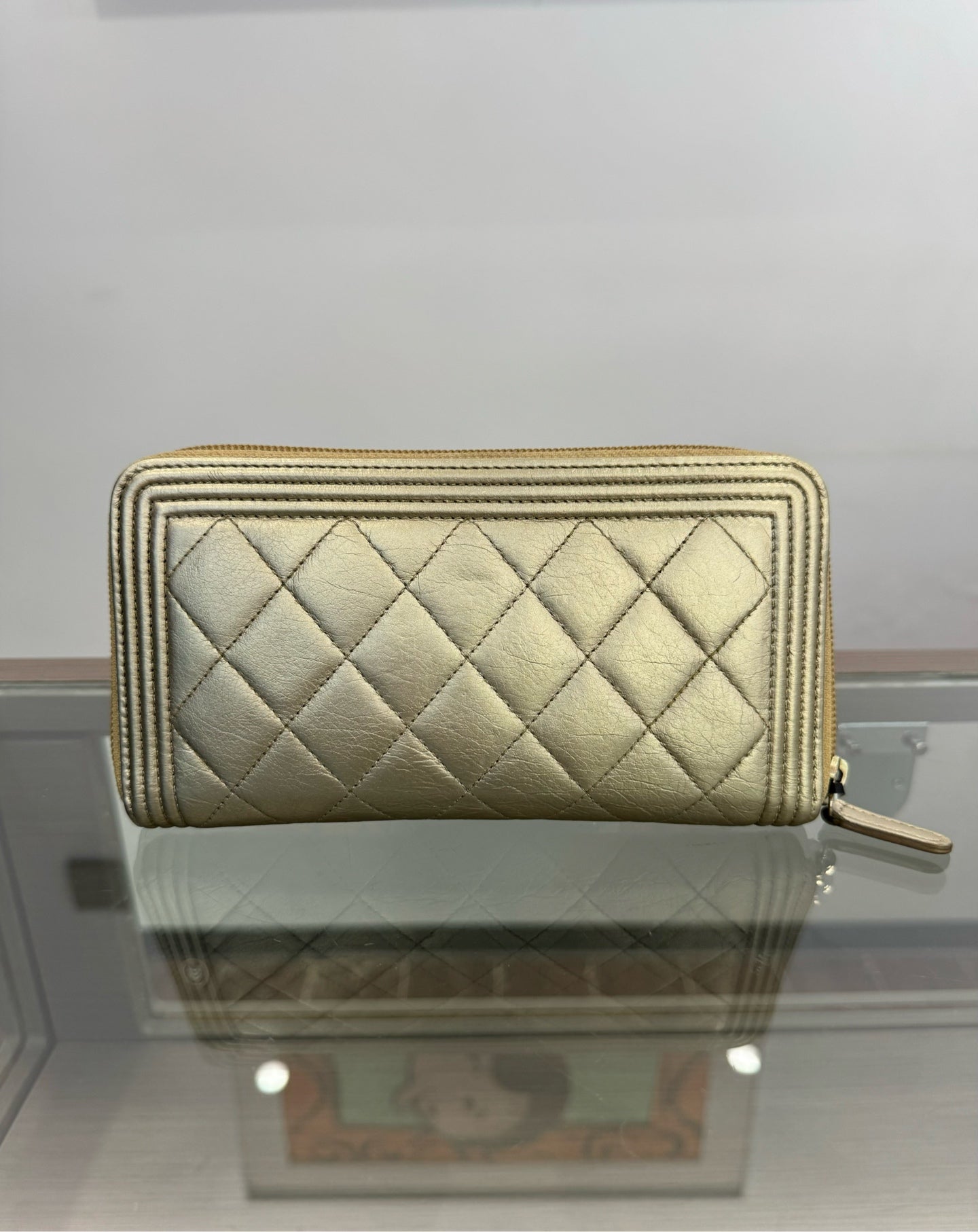 Chanel - Le Boy Zip Wallet - Aged metallic calfskin leather - Gold - (medium)