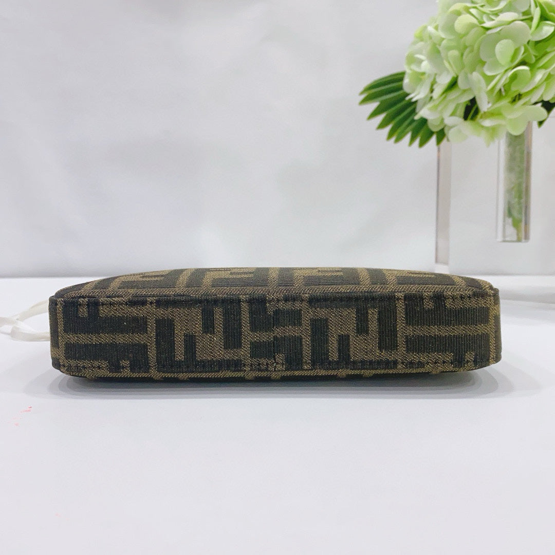 Fendi - Baguette Pouch - Jacquard canvas with leather trim - Brown - (mini)
