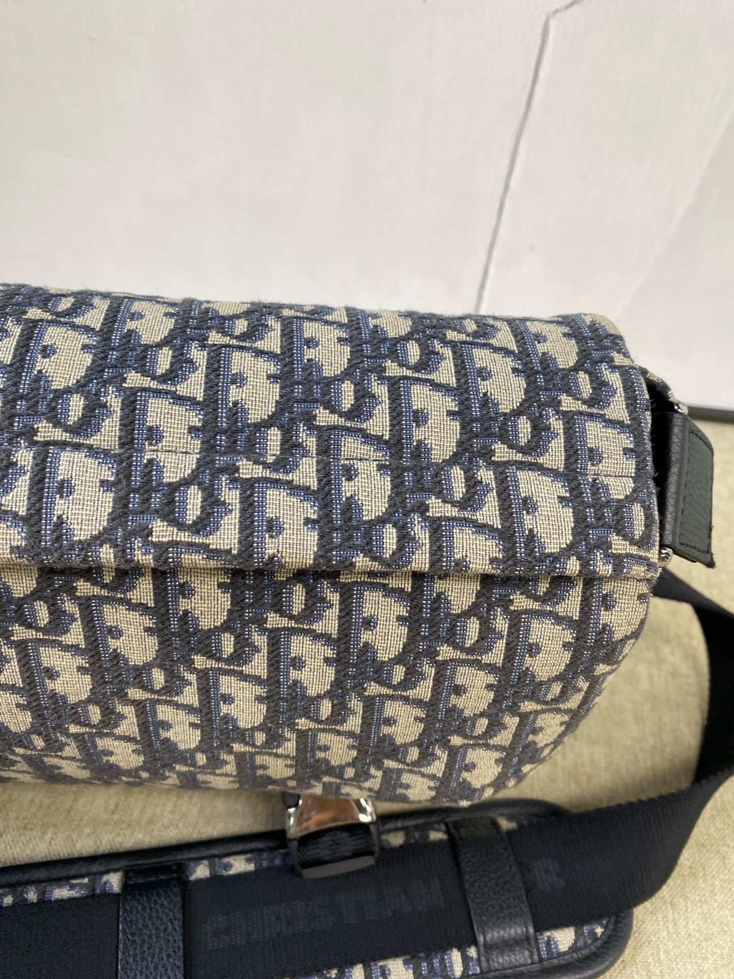 Dior - Explorer Messenger Bag - Embroidered canvas with leather trim - Blue - (Medium)