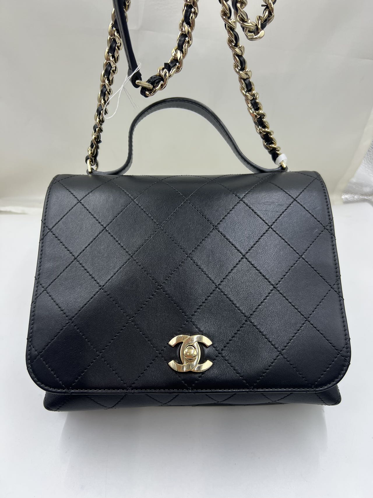 Chanel - Coco Handle Flap Bag - Lambskin leather - Black - (Medium)