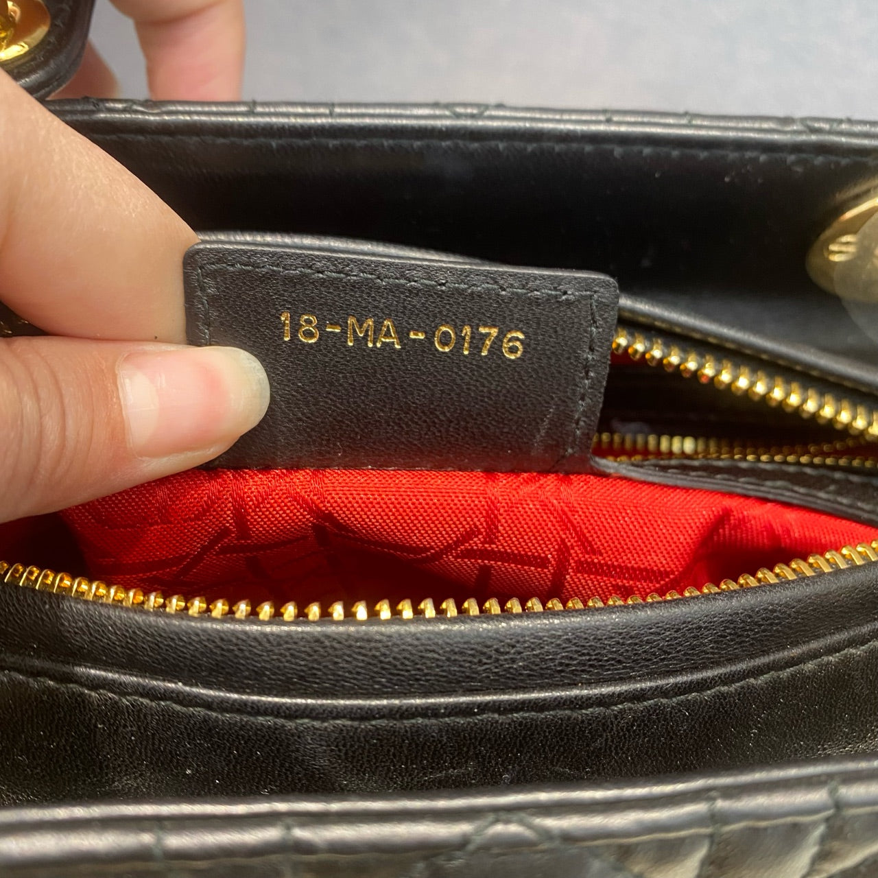 Dior - Lady Dior Medium - Lambskin leather - Black with Gold-tone hardware - (Medium)