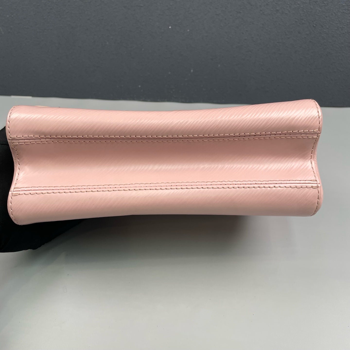Louis Vuitton - Twist MM Tattoo - Leather - Pink - (Medium)