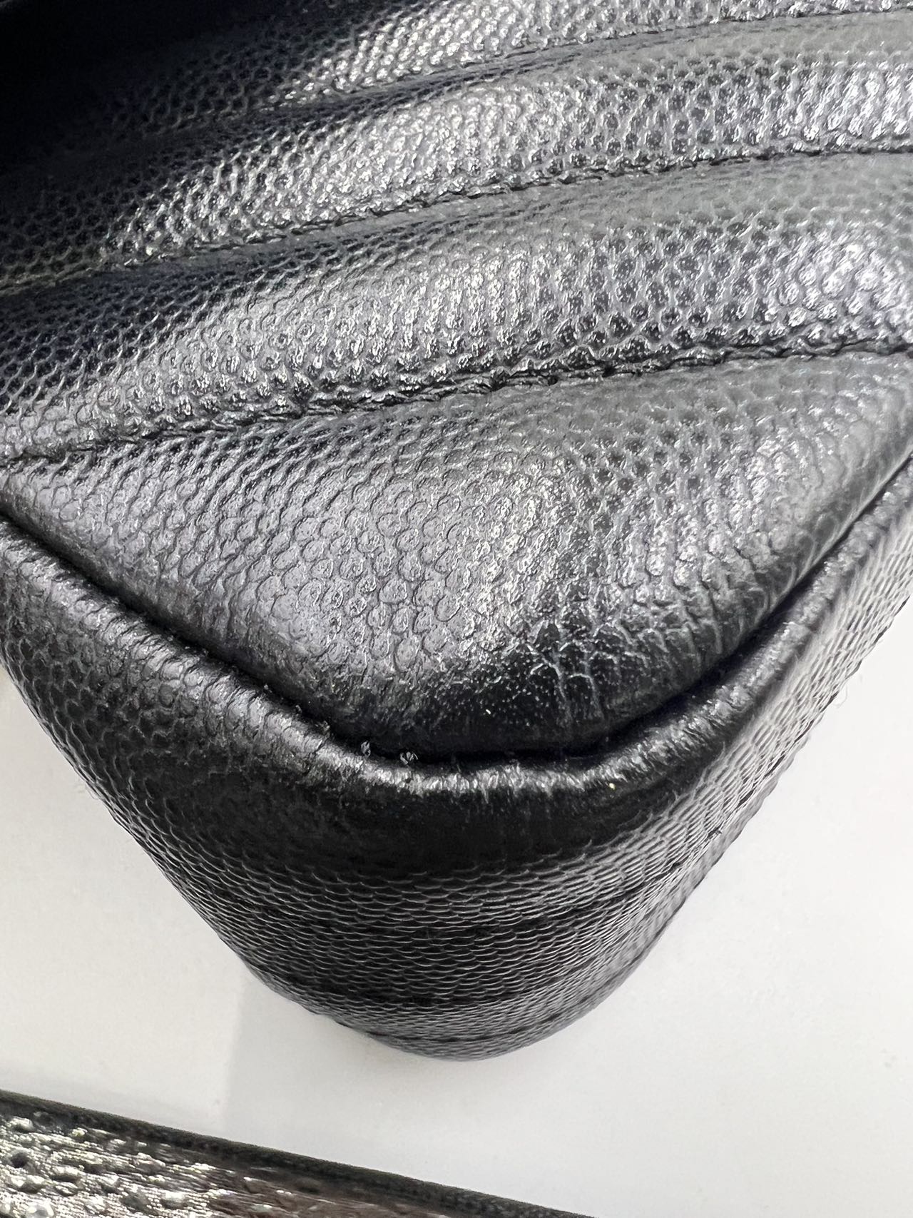 Chanel - Classic Flap Bag - Caviar leather - Black - (Medium)