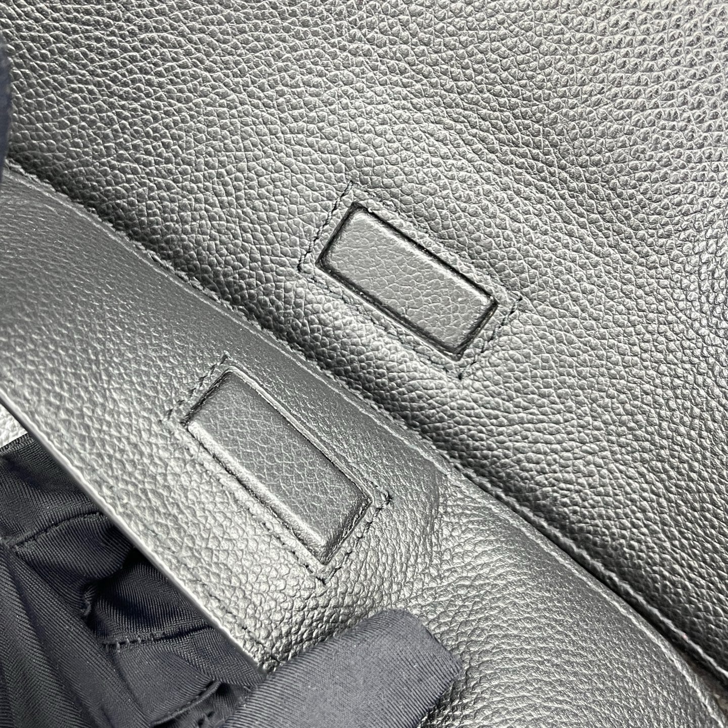 Saint Laurent - Sac de Jour Tote - Pebbled leather - Black - (large)