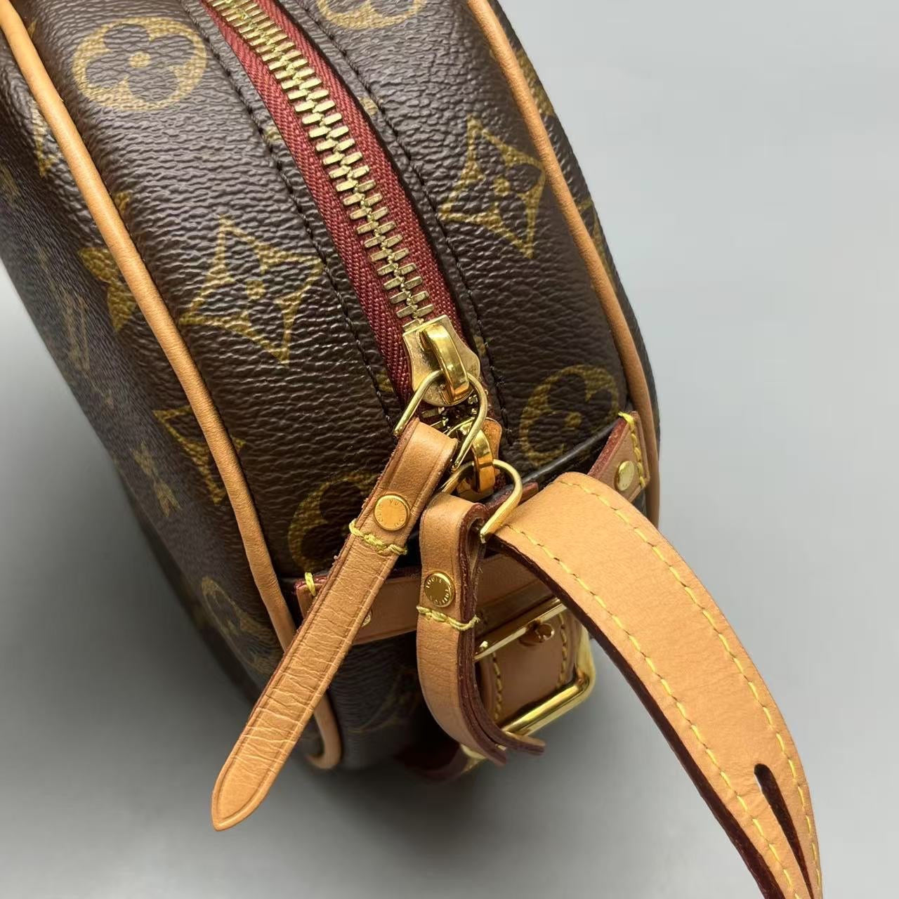 Louis Vuitton - Boite Chapeau Souple PM - Monogram coated canvas and Vachetta leather - Brown - (Small)