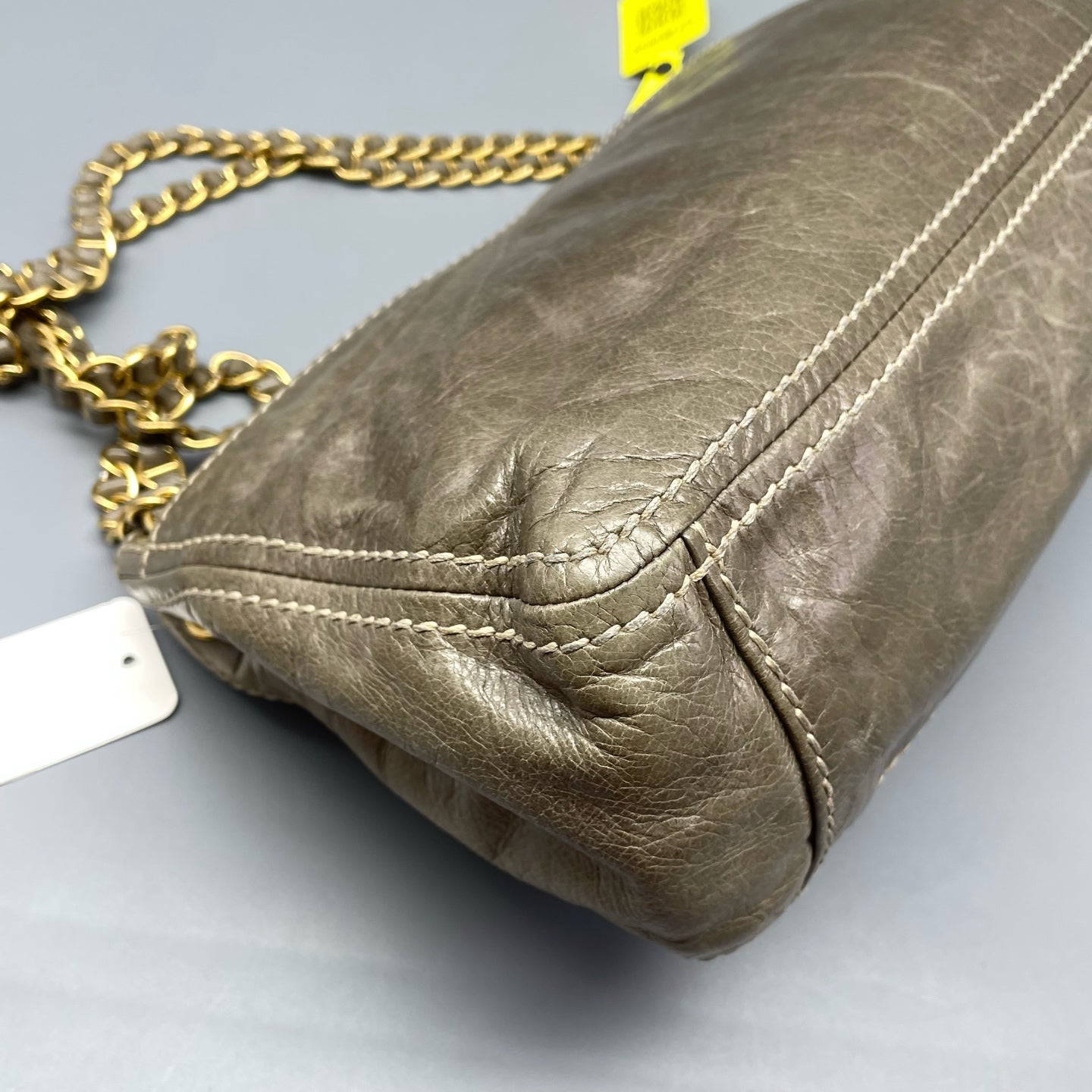 Prada - Flap Shoulder Bag with Chain - Distressed Leather - Grey - (Medium)