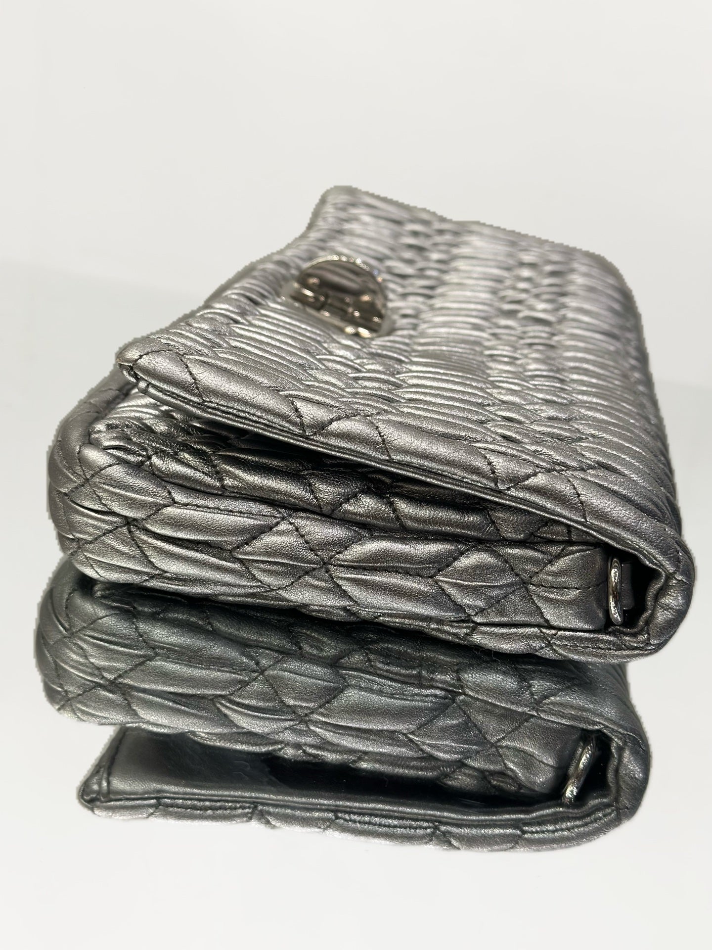 Miu Miu - Matelassé Large Gemstone Chain Shoulder Bag - Lambskin leather - Silver - (medium)