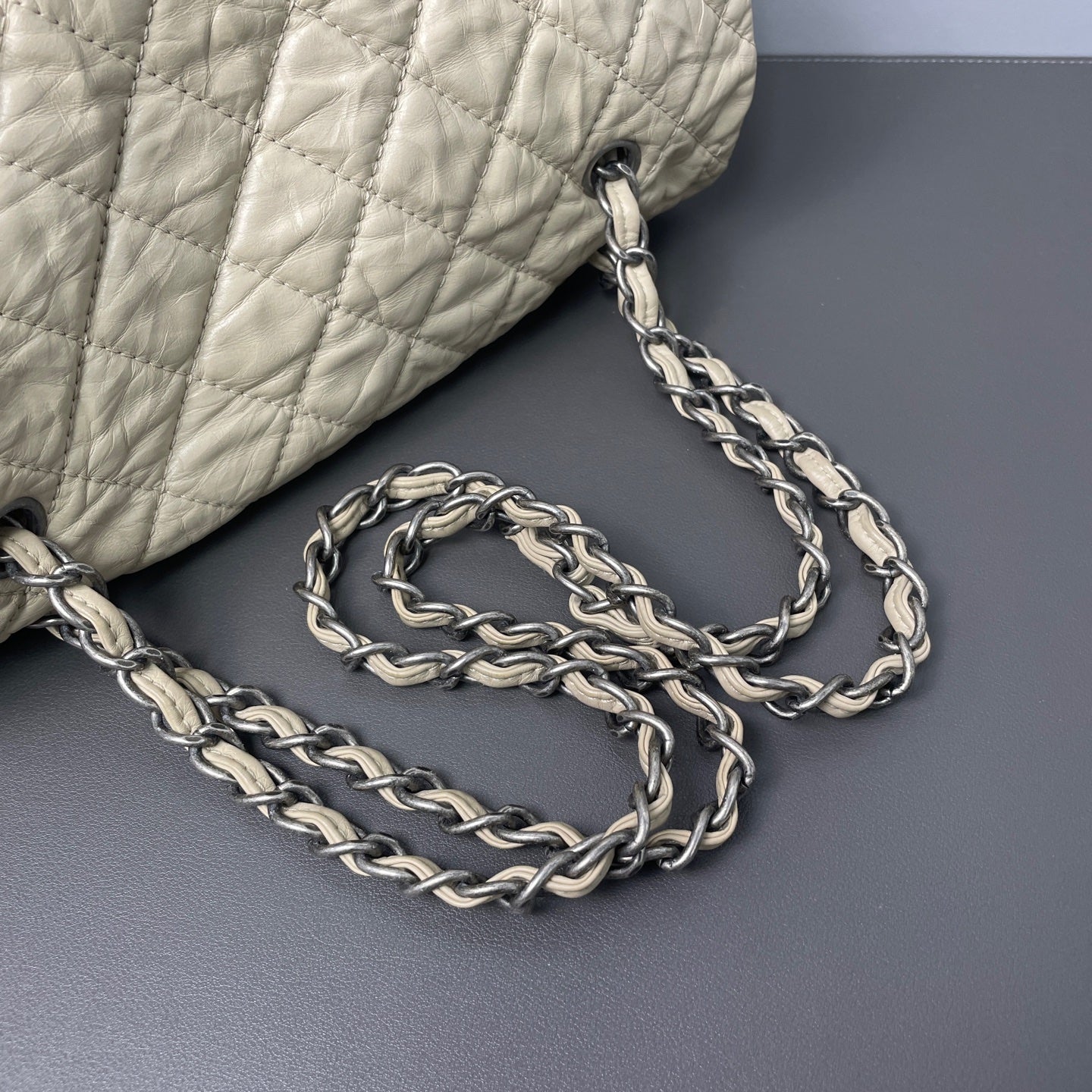 Chanel - Cloud Airport Flap Bag - Distressed waxed leather - Beige - (Medium)