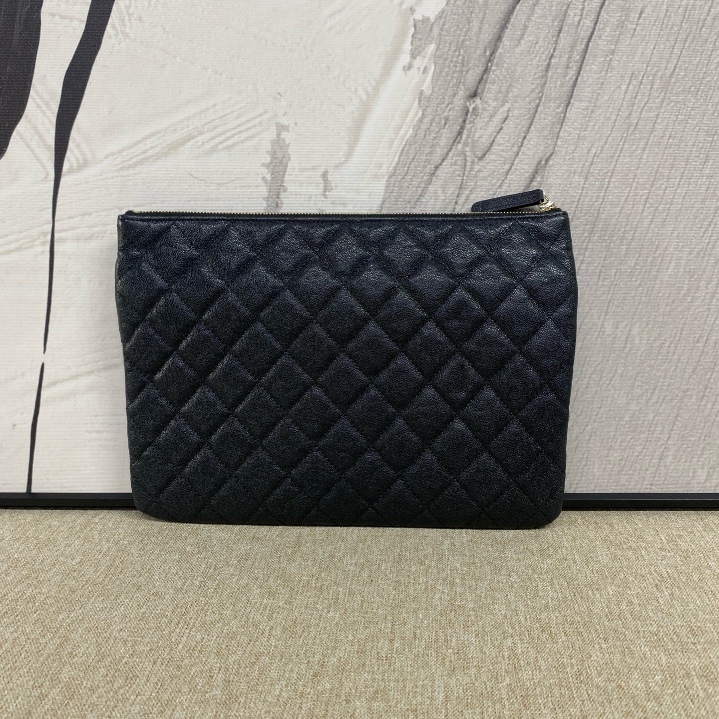 Chanel - Quilted Clutch Bag - Grained Calfskin Leather - Black with Gold-Tone Hardware - (Medium)