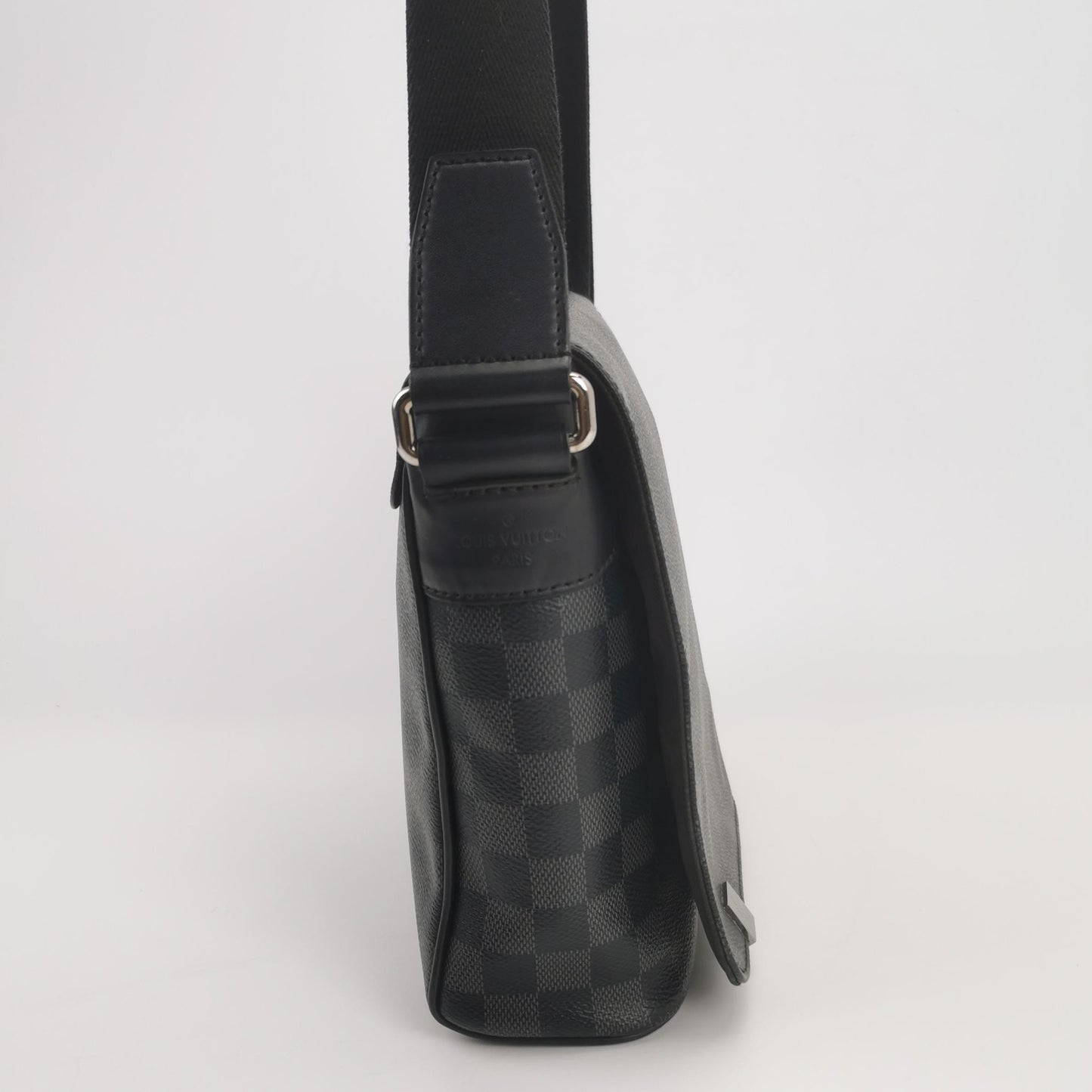 Louis Vuitton - District PM Messenger Bag - Damier Graphite canvas with leather trim - Grey - (small)