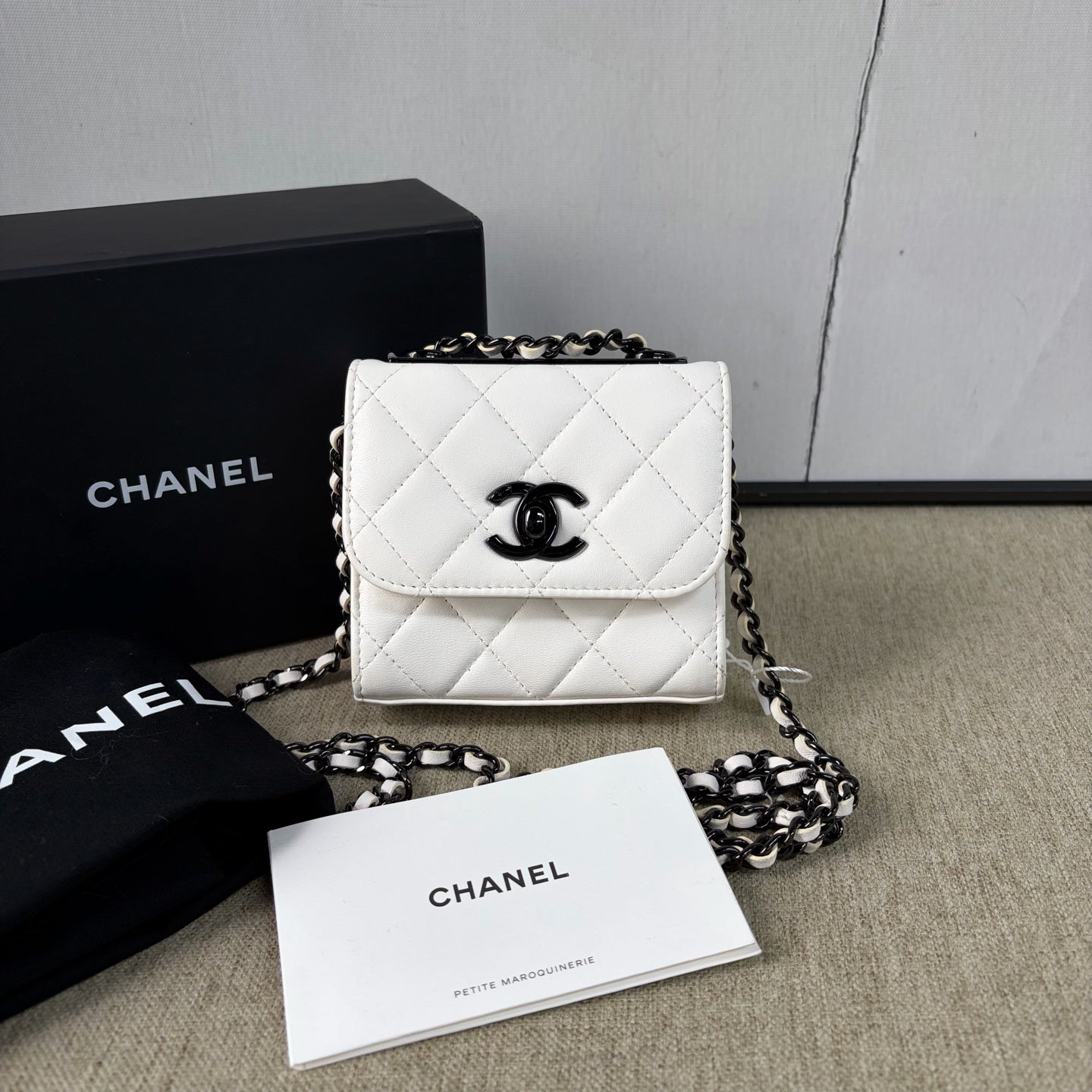 Chanel - Trendy CC Mini Box Bag - Lambskin leather - White - (mini)