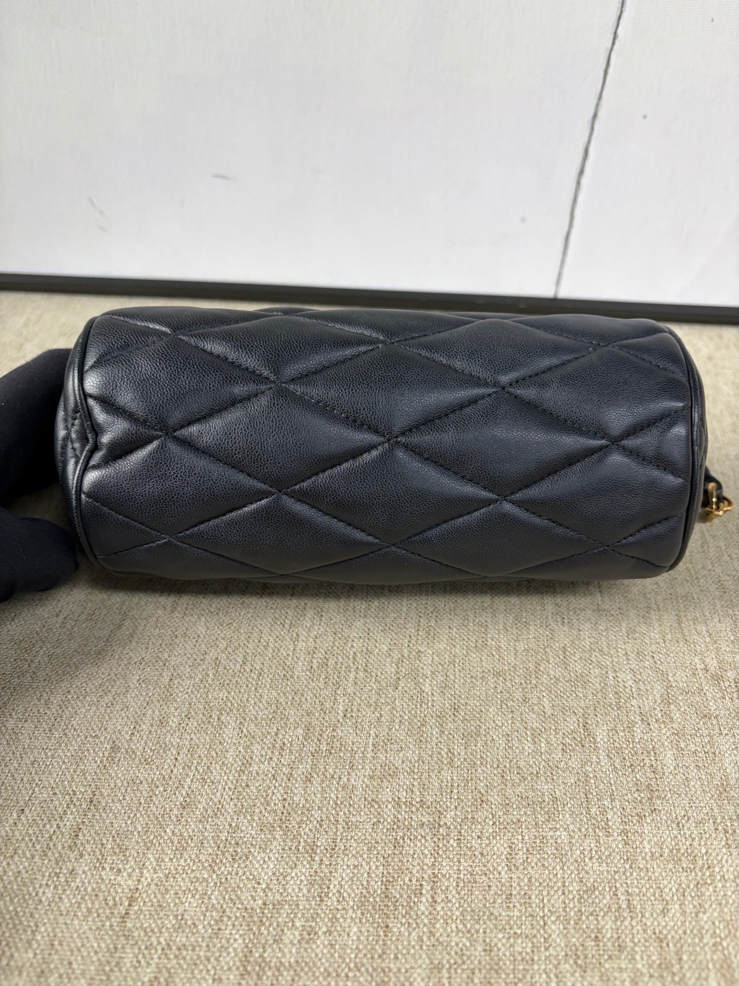 Saint Laurent - Sade Puffer Small Cylindrical Shoulder Bag - Leather - Black - (mini)